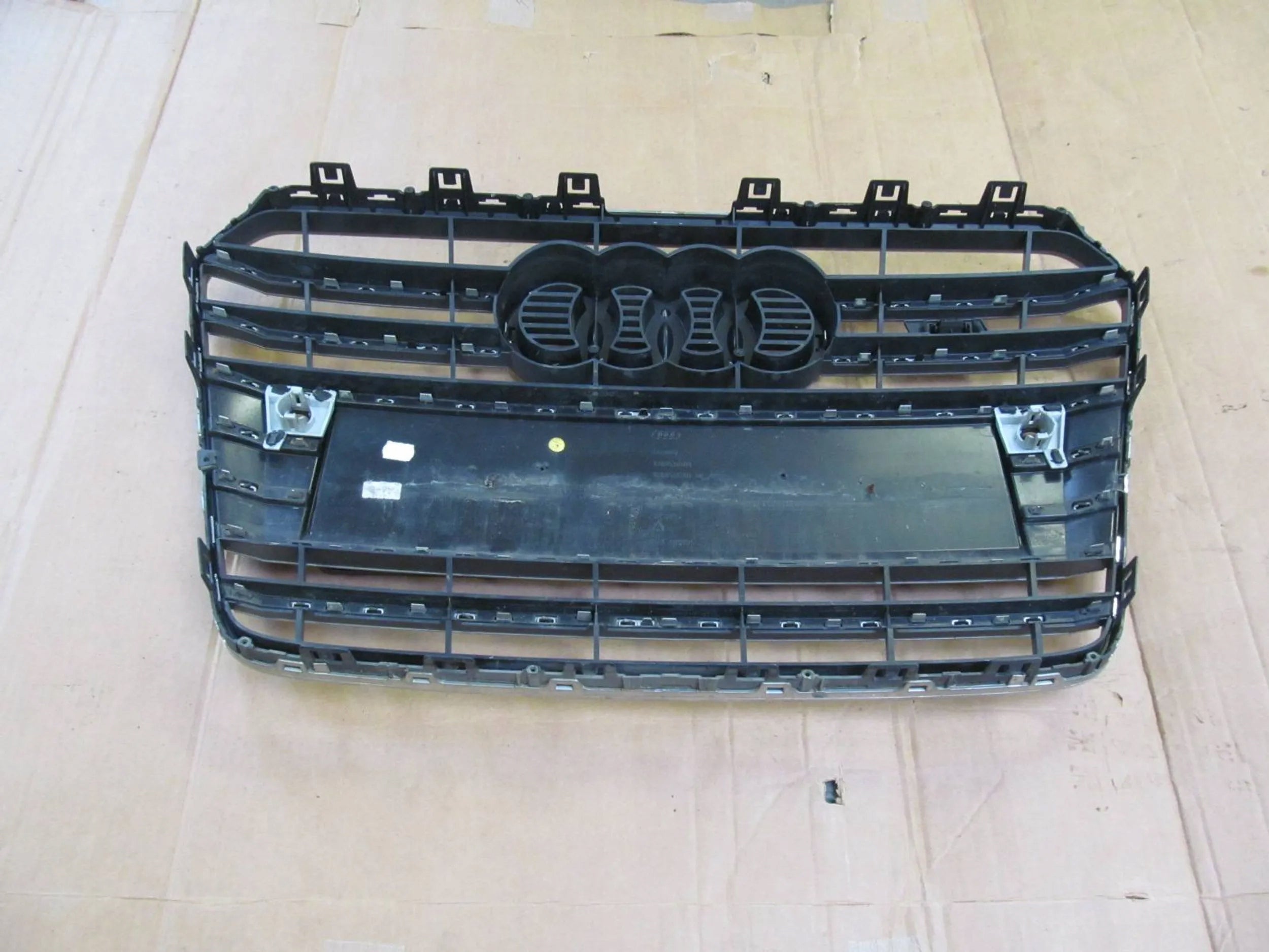 Kühlergrill Audi C4 S5 FRONTGRILL 8T0853651M8 Kühlergitter