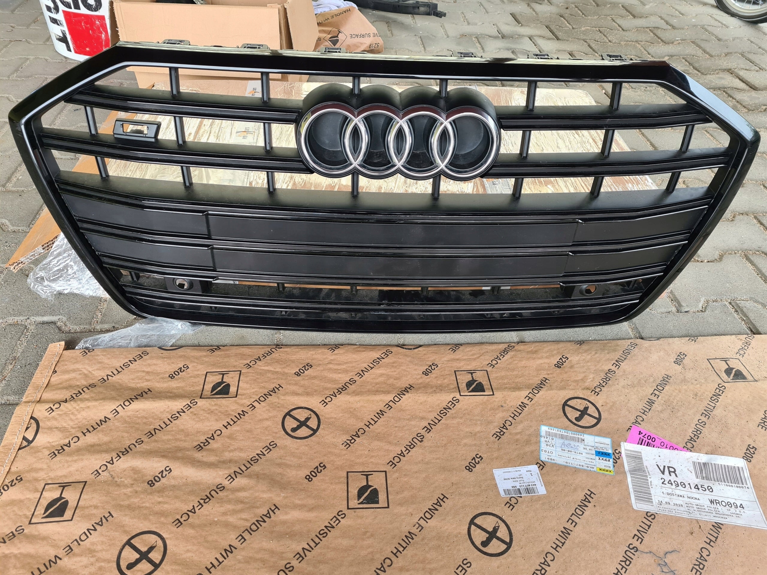 Kühlergrill Audi C8 S6 4K FRONTGRILL 8nr853653DA Kühlergitter