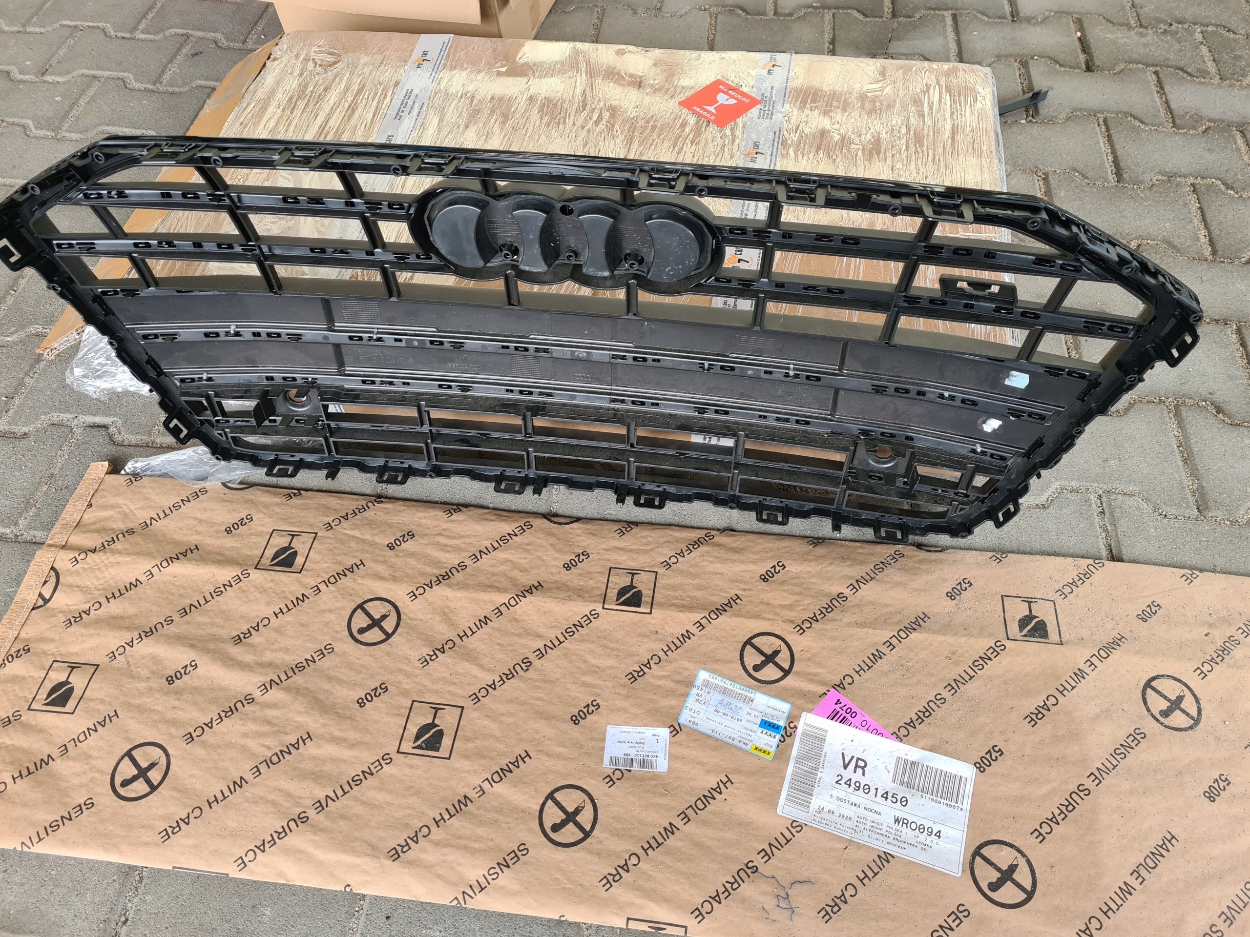 Kühlergrill Audi C8 S6 4K FRONTGRILL 8nr853653DA Kühlergitter