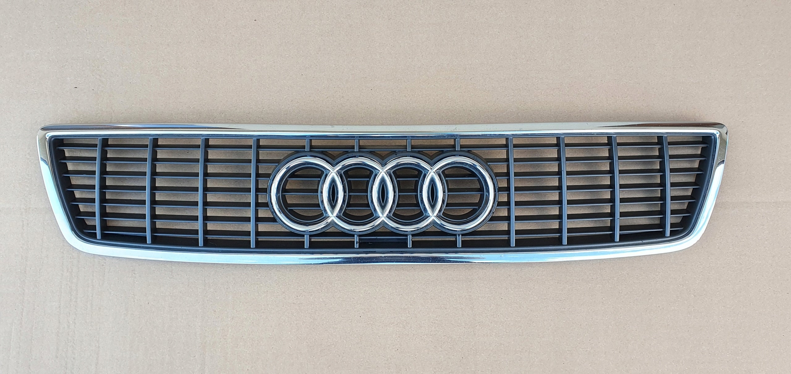 Kühlergrill Audi D2 S8 FRONTGRILL 4D0853651H Kühlergitter