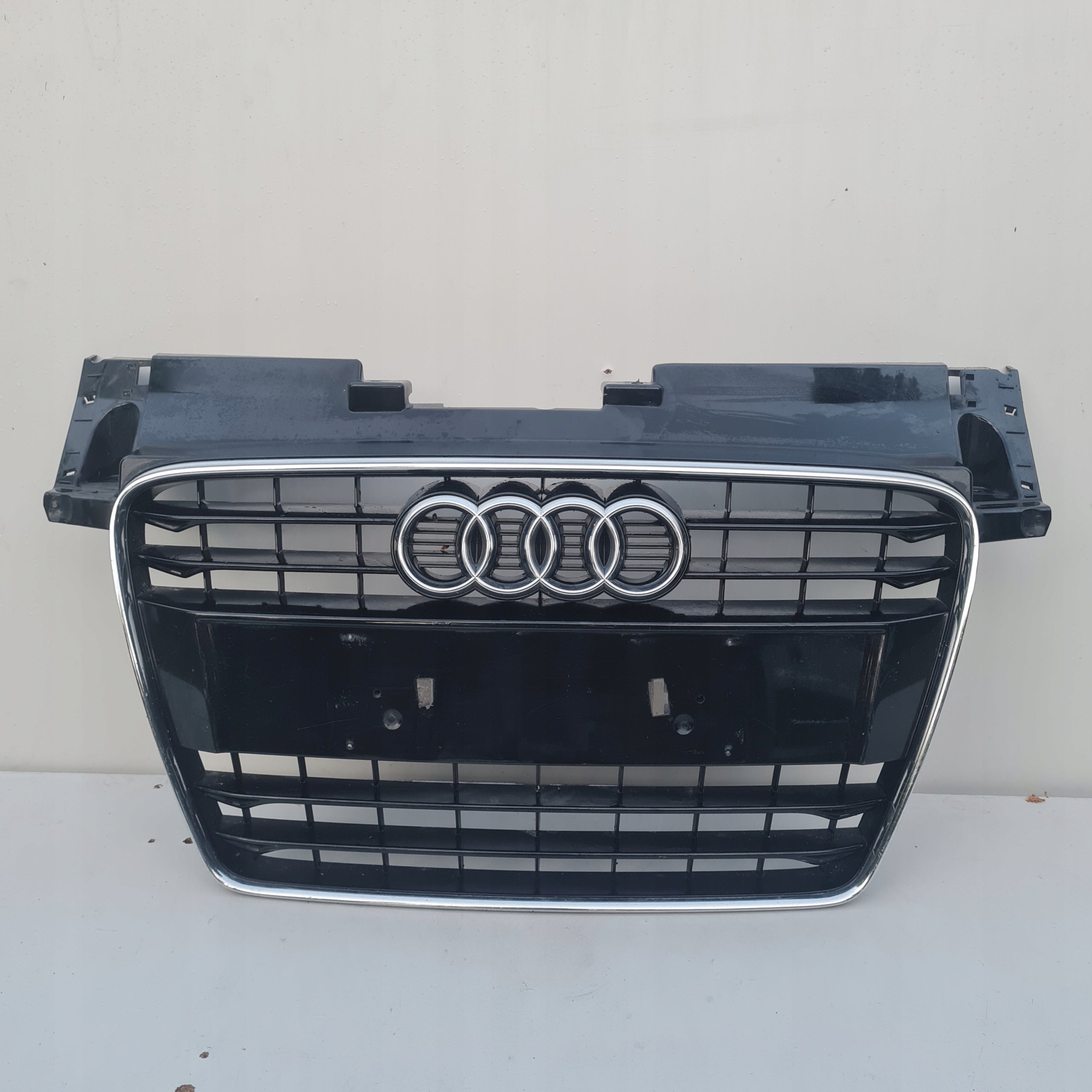 Kühlergrill Audi TT 8J FRONTGRILL 8J0853651H Kühlergitter