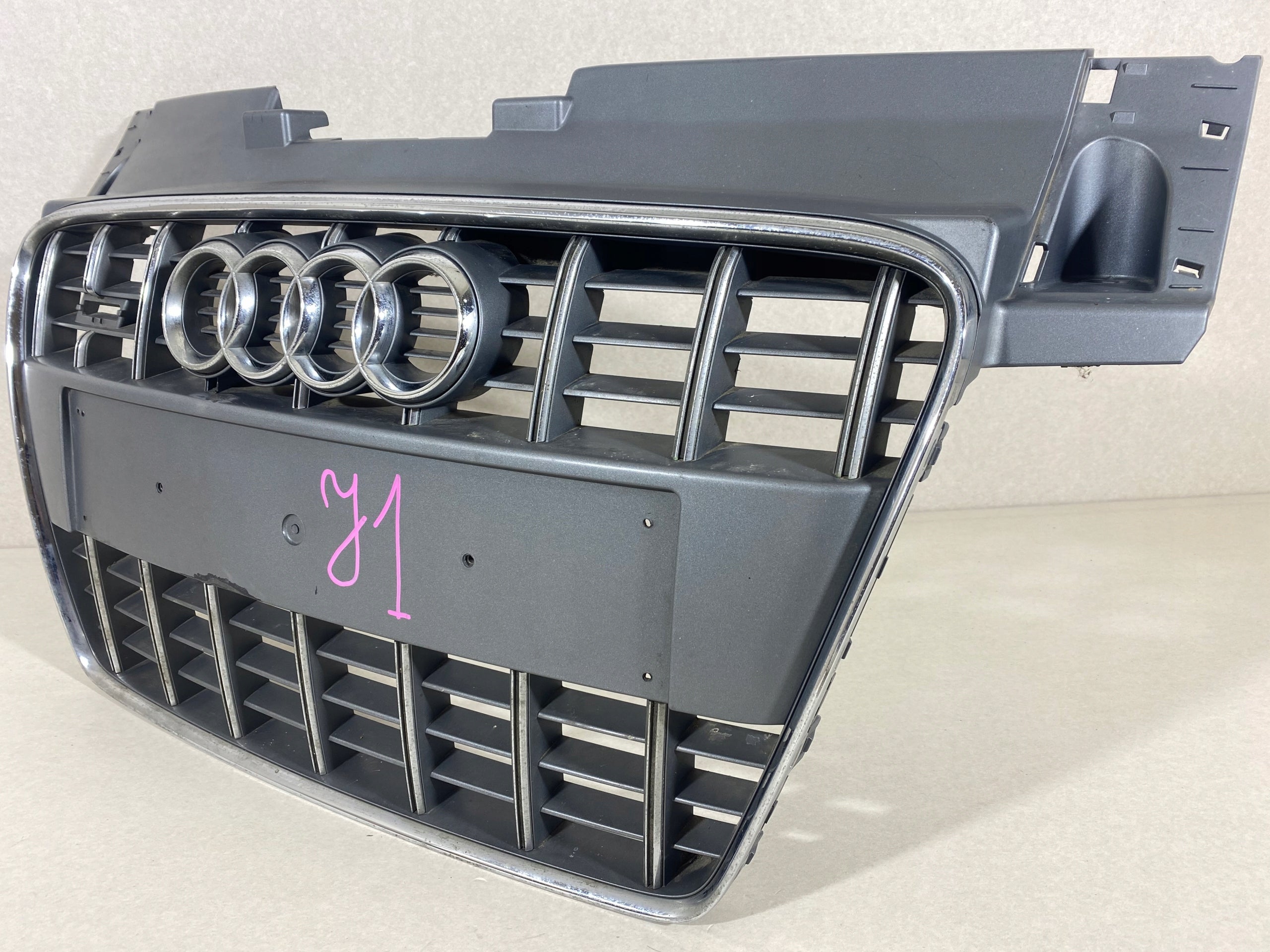 Kühlergrill Audi TTS TT 8J FRONTGRILL 8J0853651F Kühlergitter