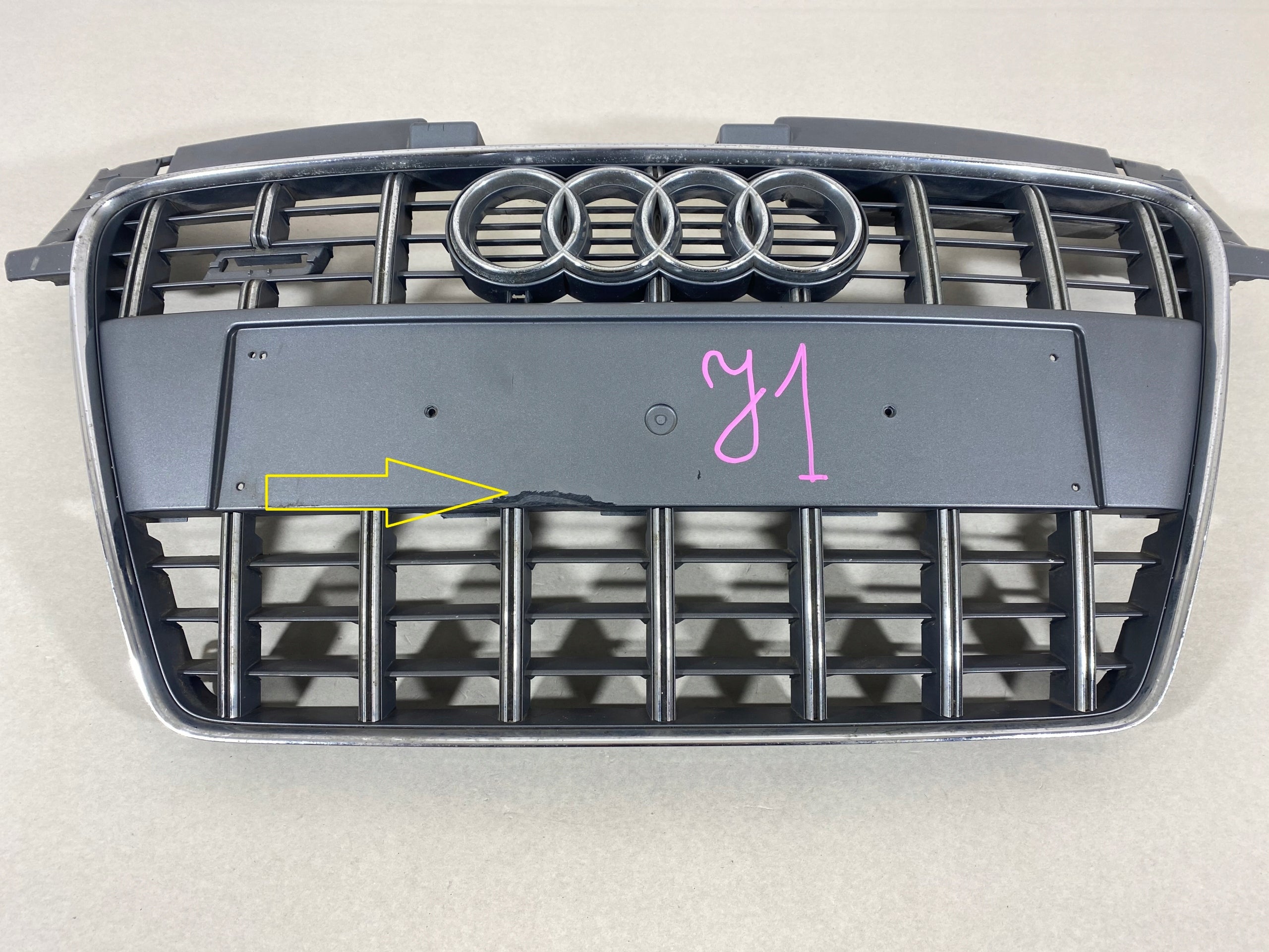 Kühlergrill Audi TTS TT 8J FRONTGRILL 8J0853651F Kühlergitter