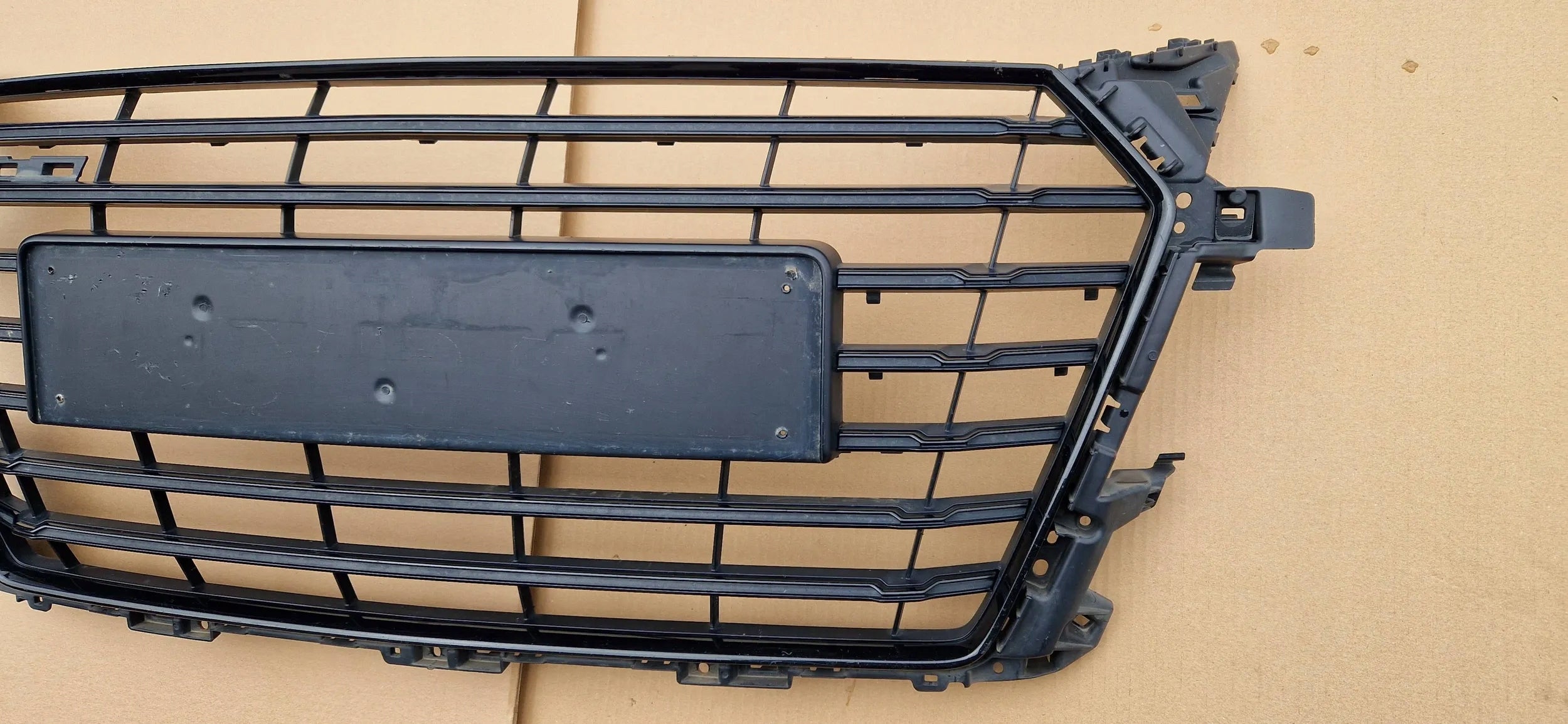 Kühlergrill Audi TTS FRONTGRILL 8S0853651AG Kühlergitter