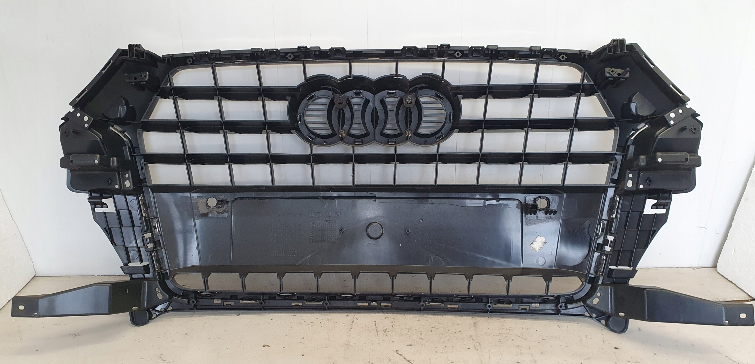 Kühlergrill Audi Q3 FRONTGRILL 8U0853653 Kühlergitter