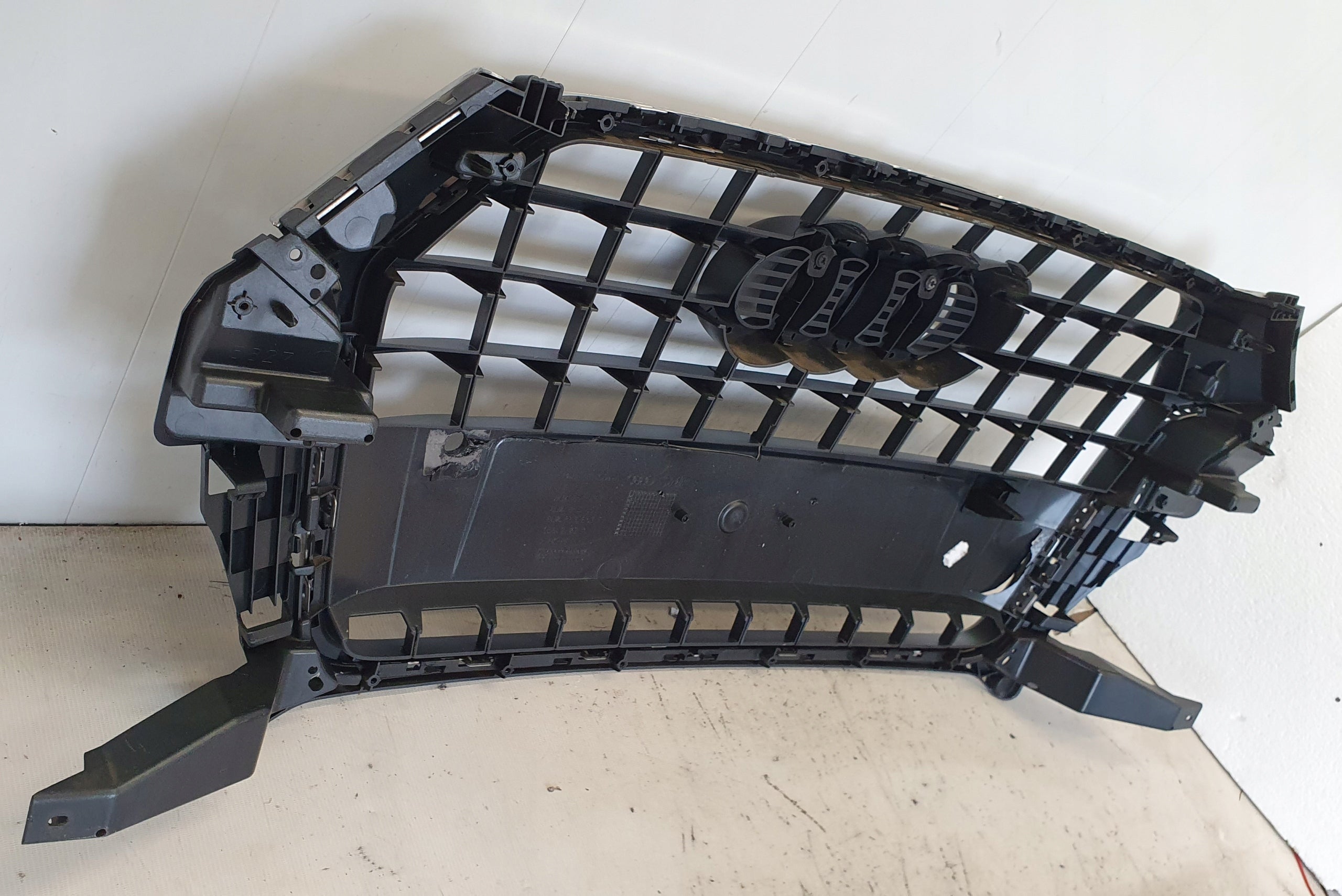 Kühlergrill Audi Q3 FRONTGRILL 8U0853653 Kühlergitter