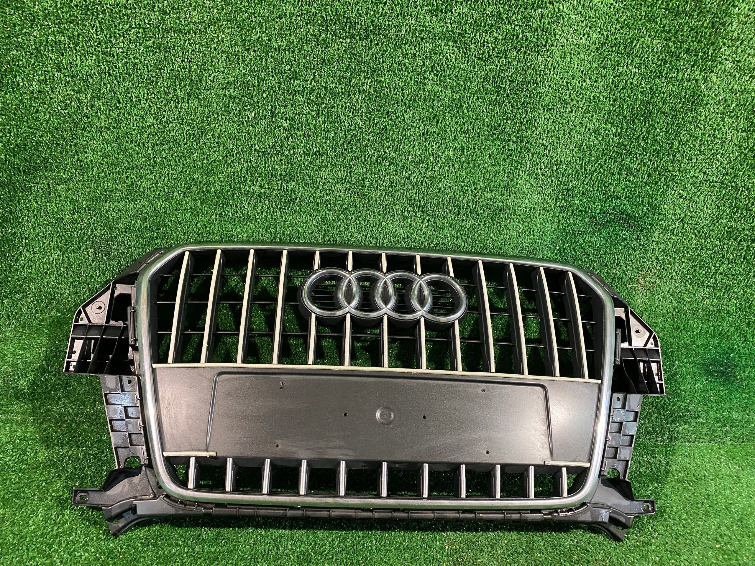 Kühlergrill Audi Q3 8U FRONTGRILL 8U0853653H Kühlergitter