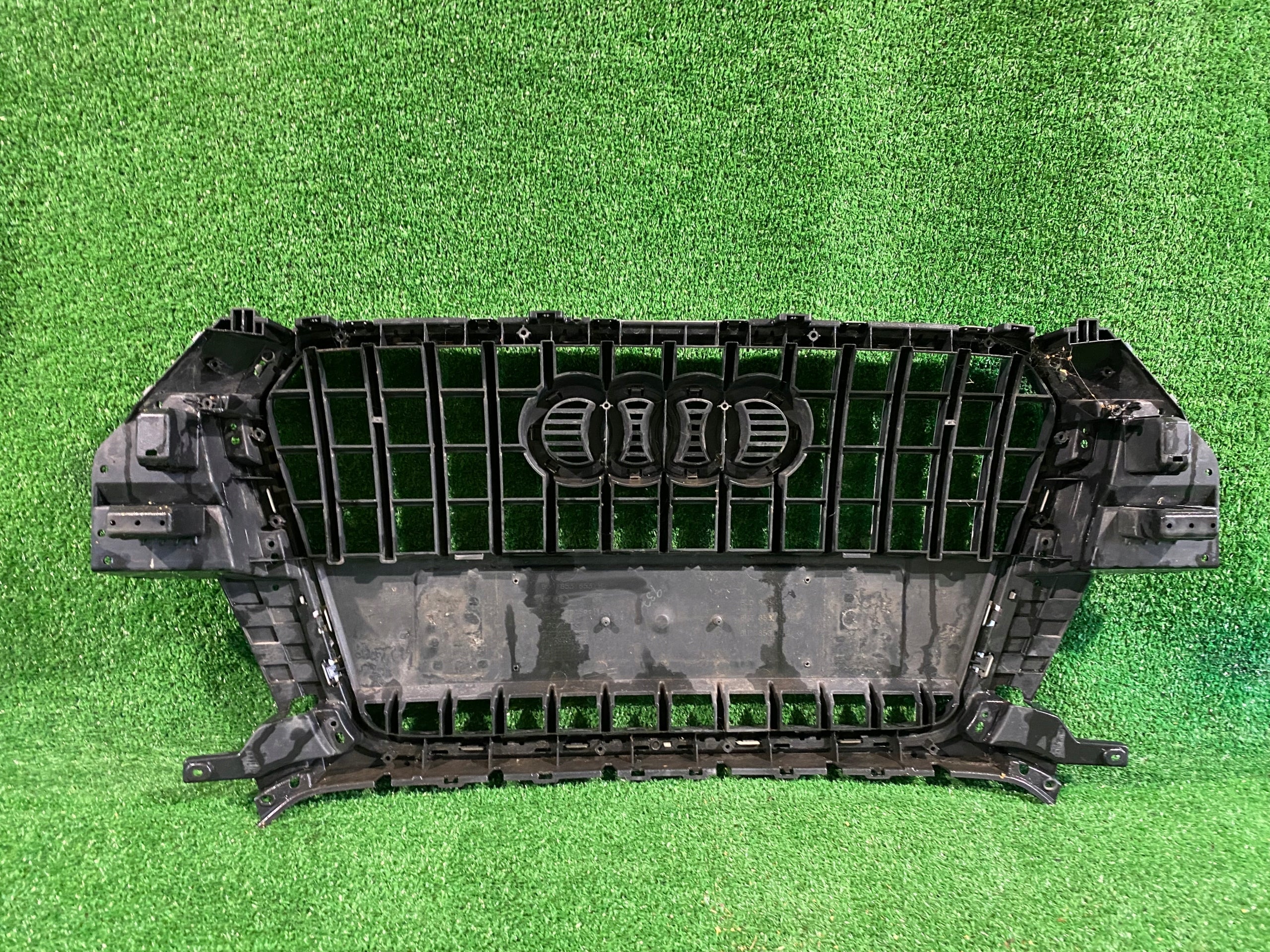 Kühlergrill Audi Q3 8U FRONTGRILL 8U0853653H Kühlergitter