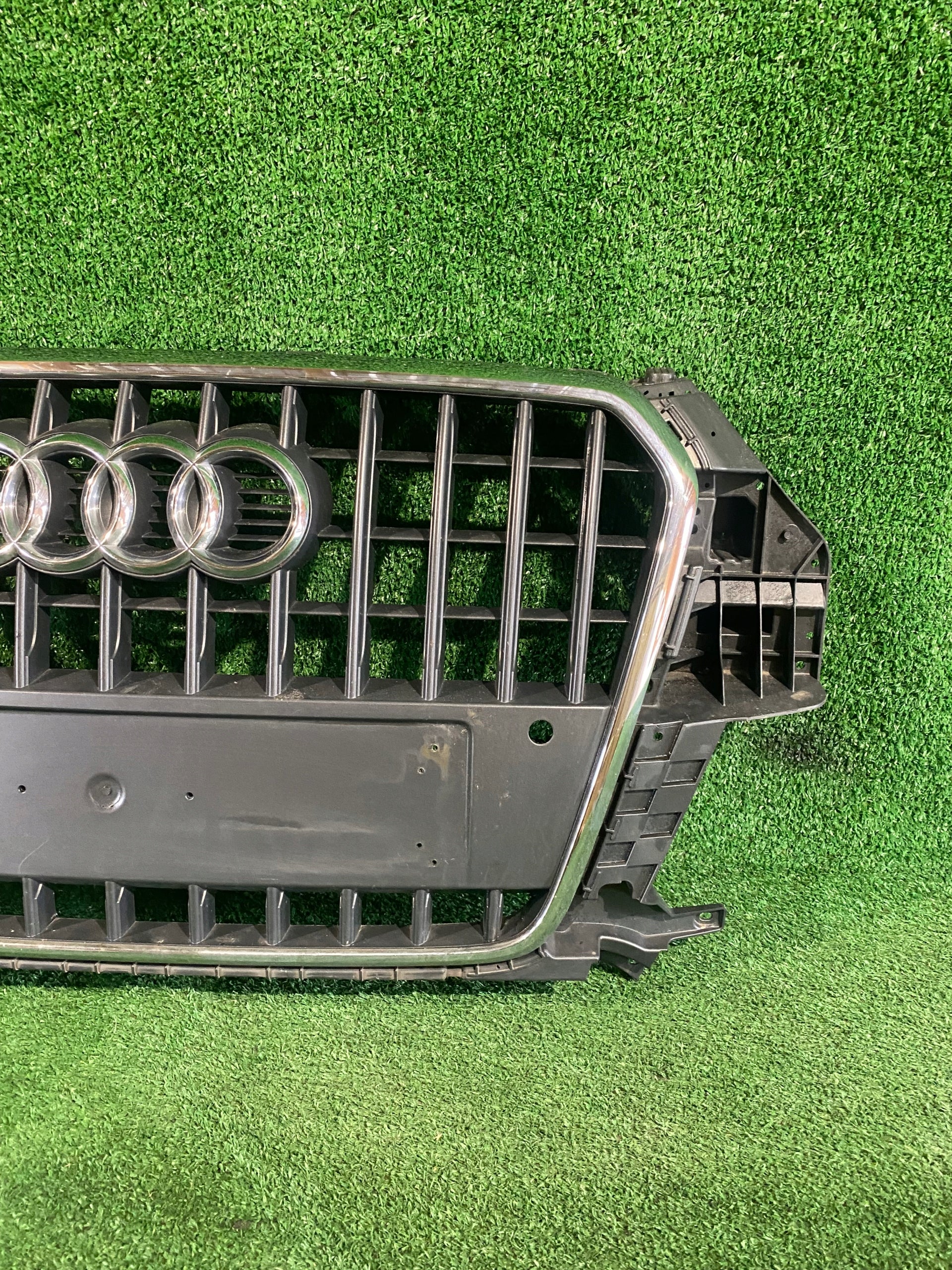 Kühlergrill Audi Q3 8U FRONTGRILL 8U0853653H8 Kühlergitter