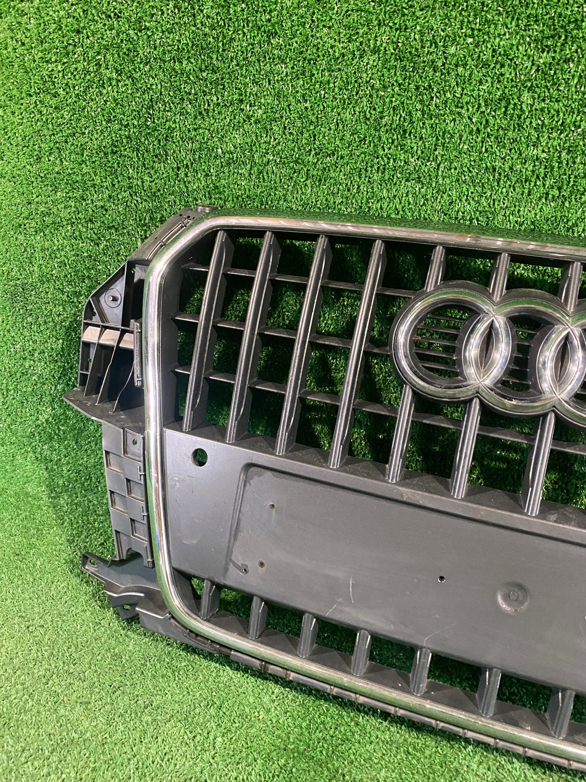 Kühlergrill Audi Q3 8U FRONTGRILL 8U0853653H8 Kühlergitter