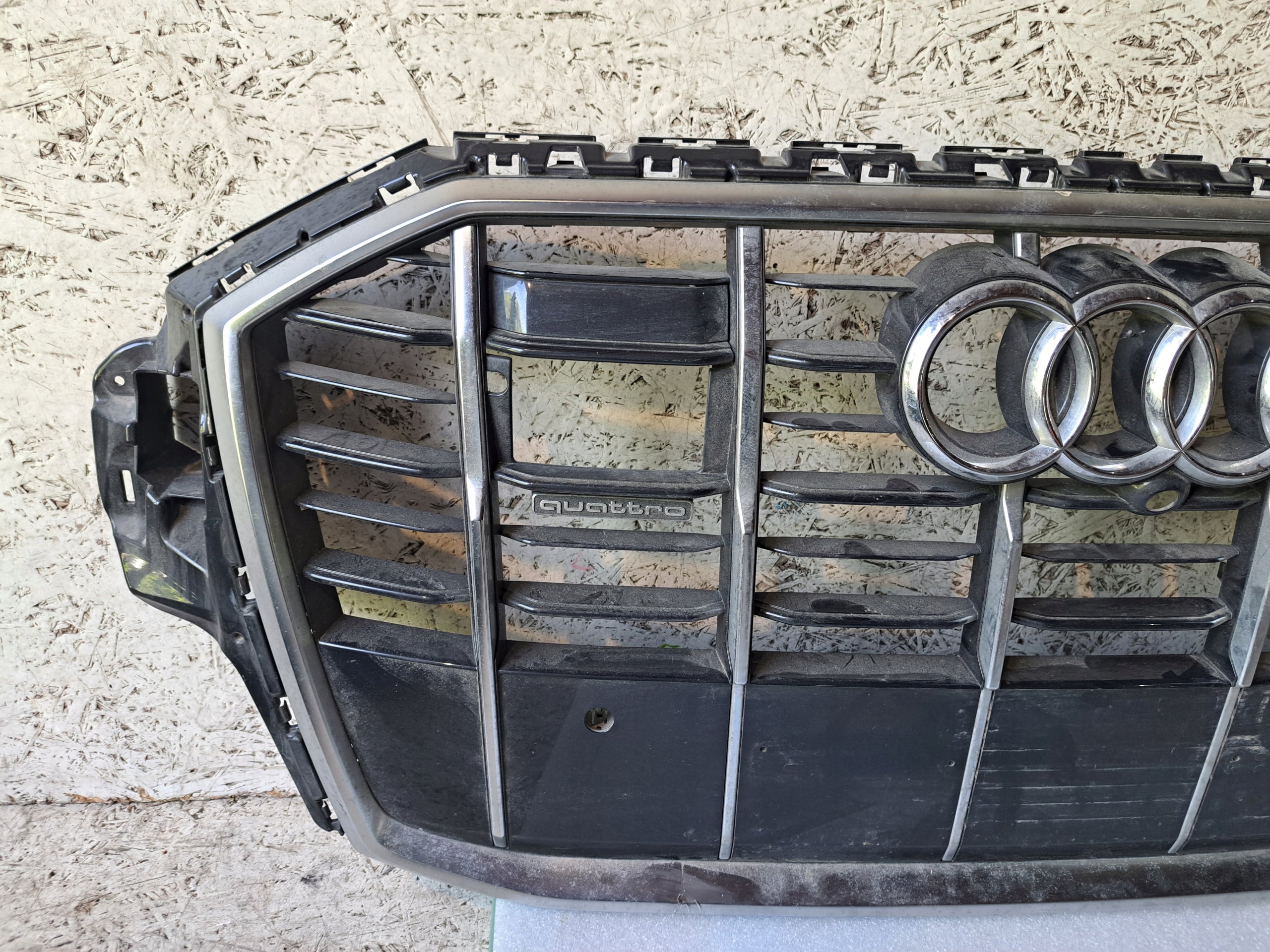 Kühlergrill Audi Q7 FRONTGRILL 4M0853651 Kühlergitter