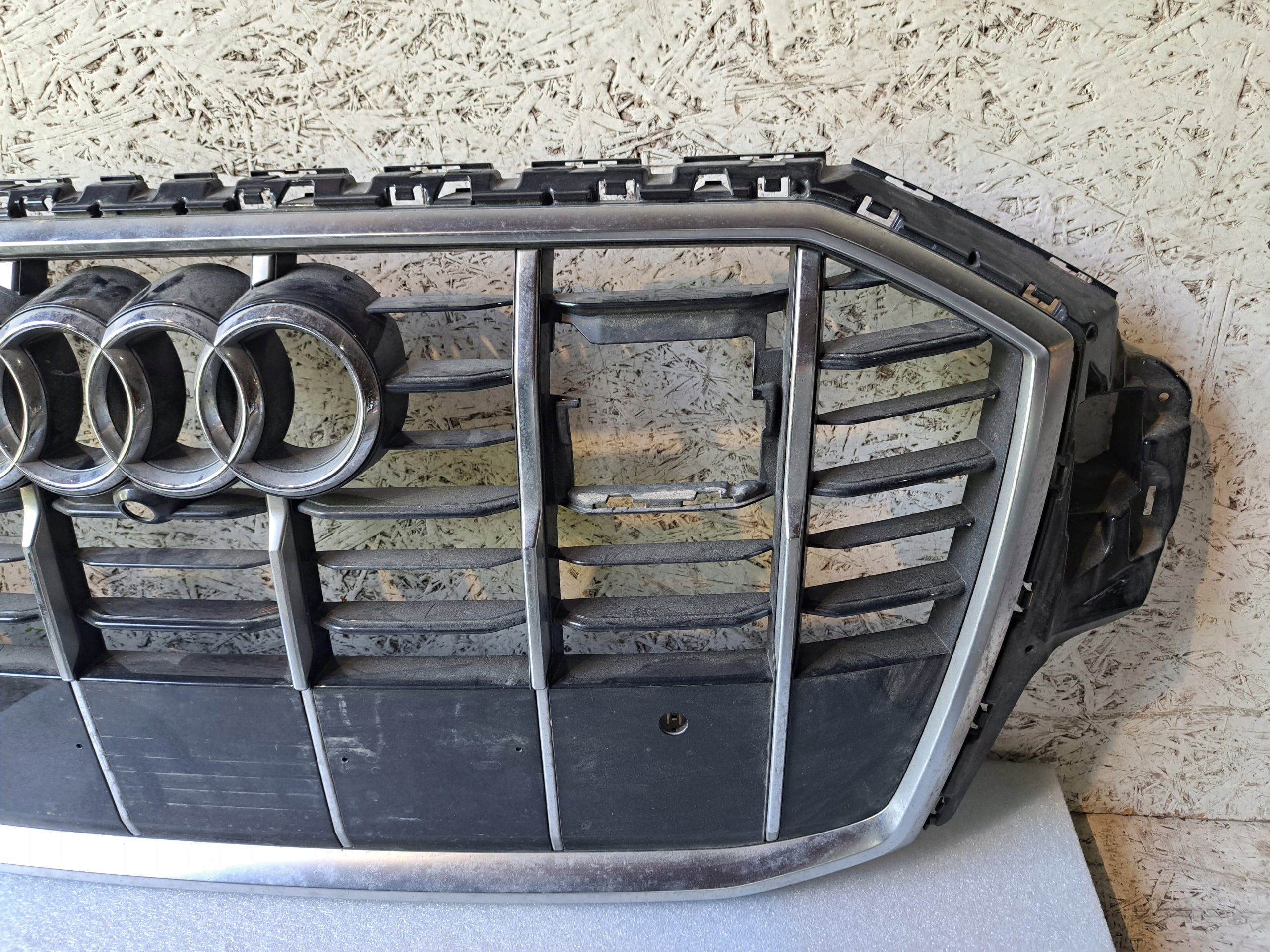 Kühlergrill Audi Q7 FRONTGRILL 4M0853651 Kühlergitter