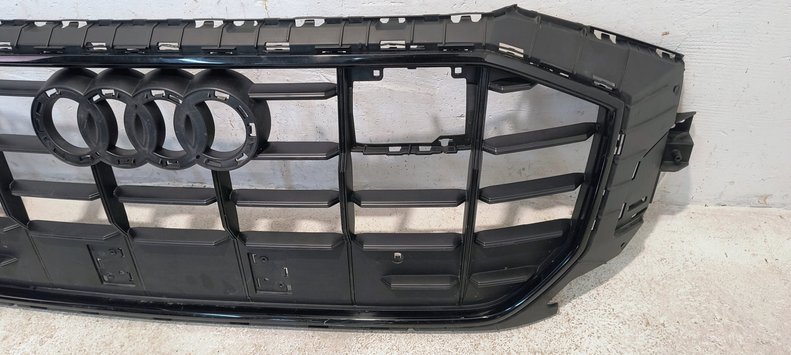 Kühlergrill Audi Q8 SQ8 FRONTGRILL 4M8853651AF Kühlergitter