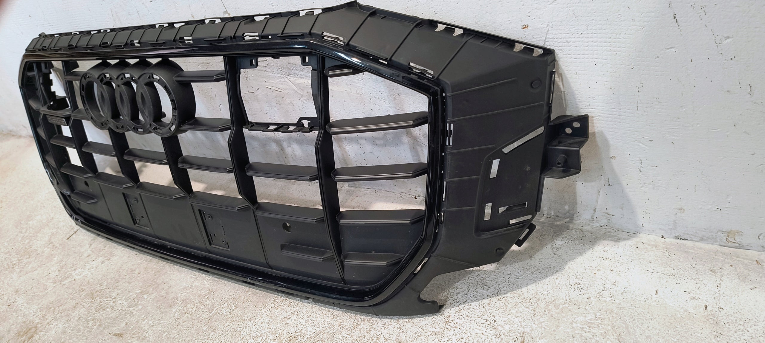 Kühlergrill Audi Q8 SQ8 FRONTGRILL 4M8853651AF Kühlergitter