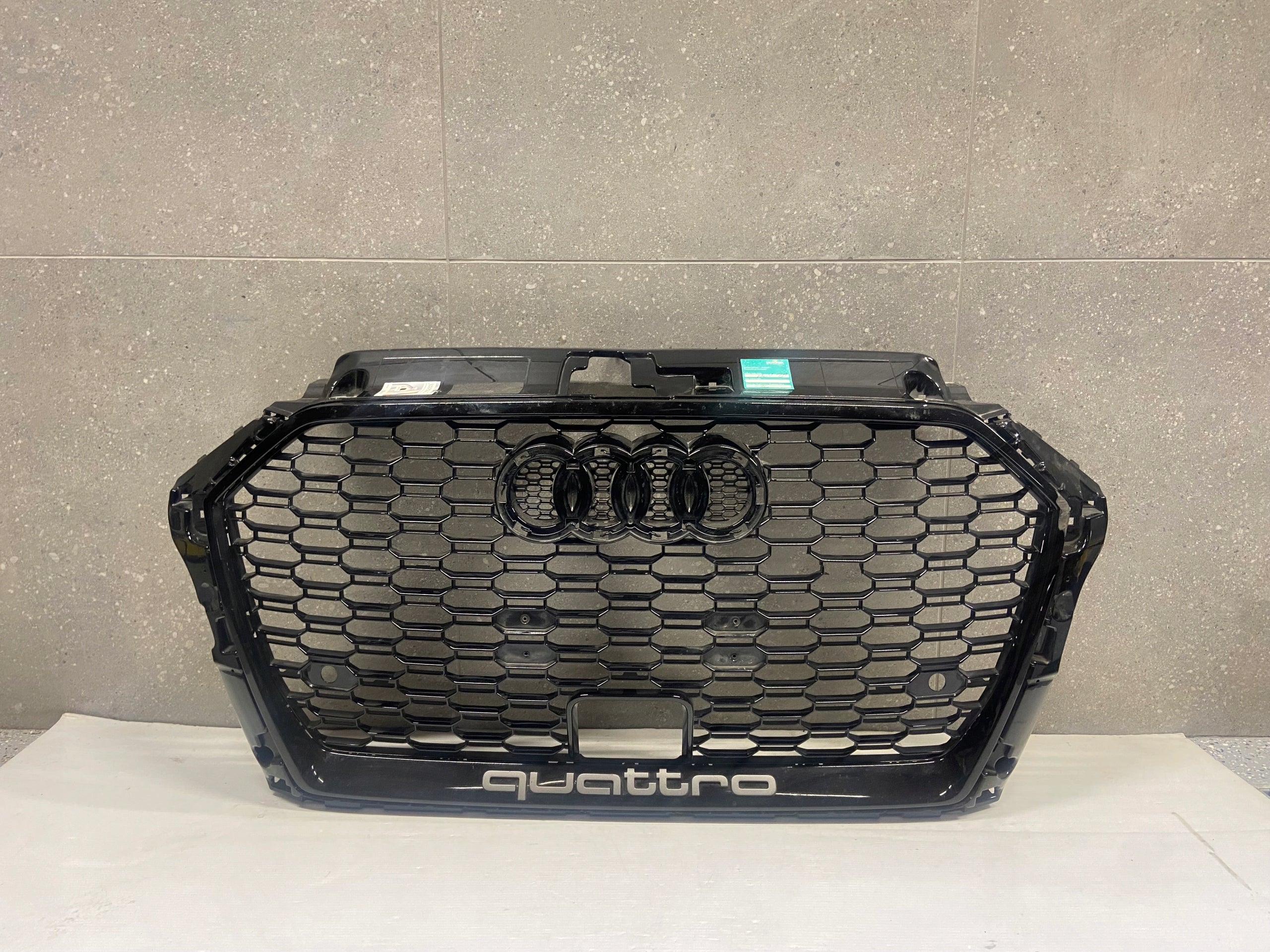  Kühlergrill Audi RS3 FRONTGRILL 8V5853651R8 Kühlergitter product image