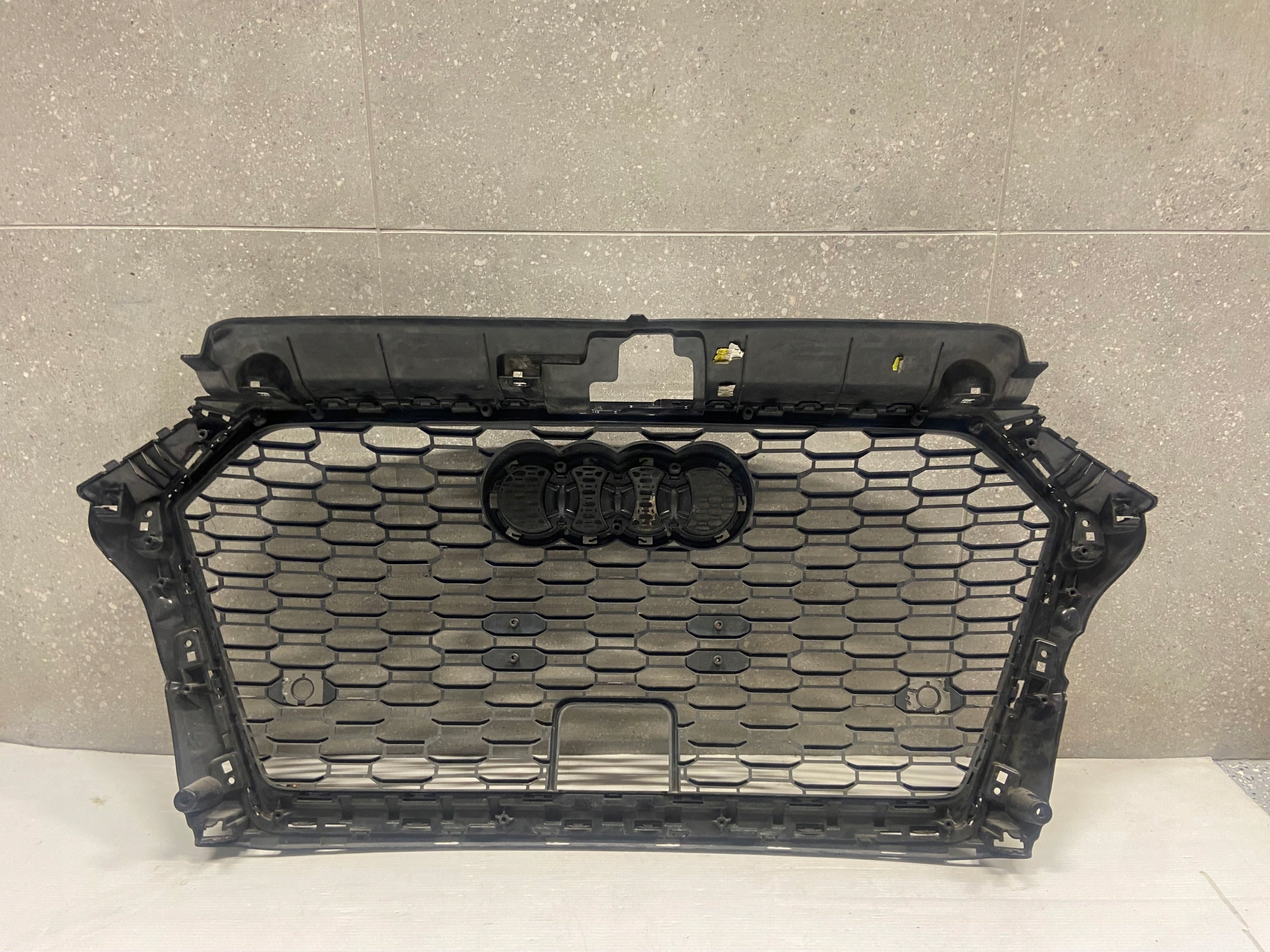 Kühlergrill Audi RS3 FRONTGRILL 8V5853651R8 Kühlergitter