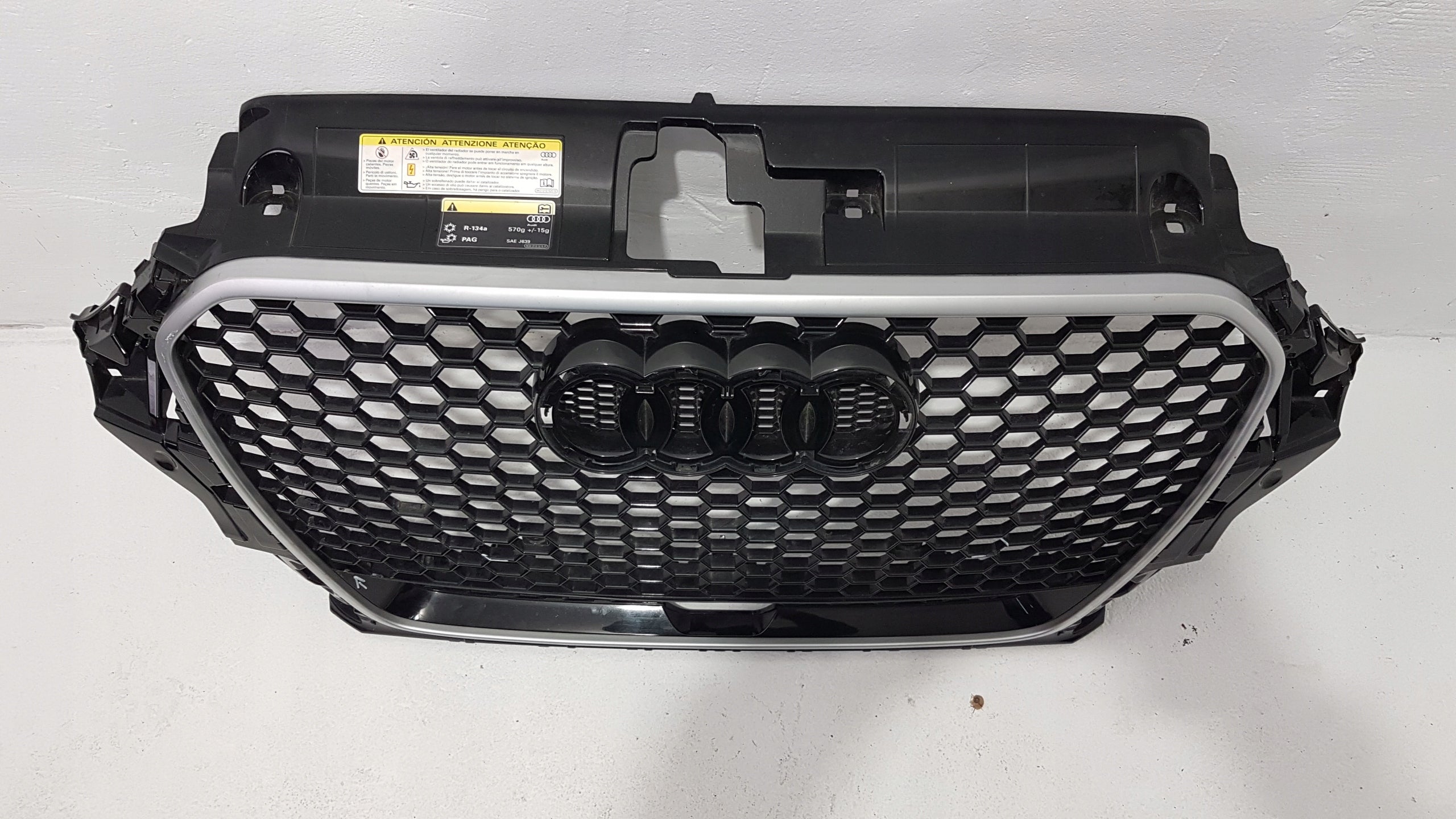 Kühlergrill Audi RS3 FRONTGRILL 8V48536538V Kühlergitter