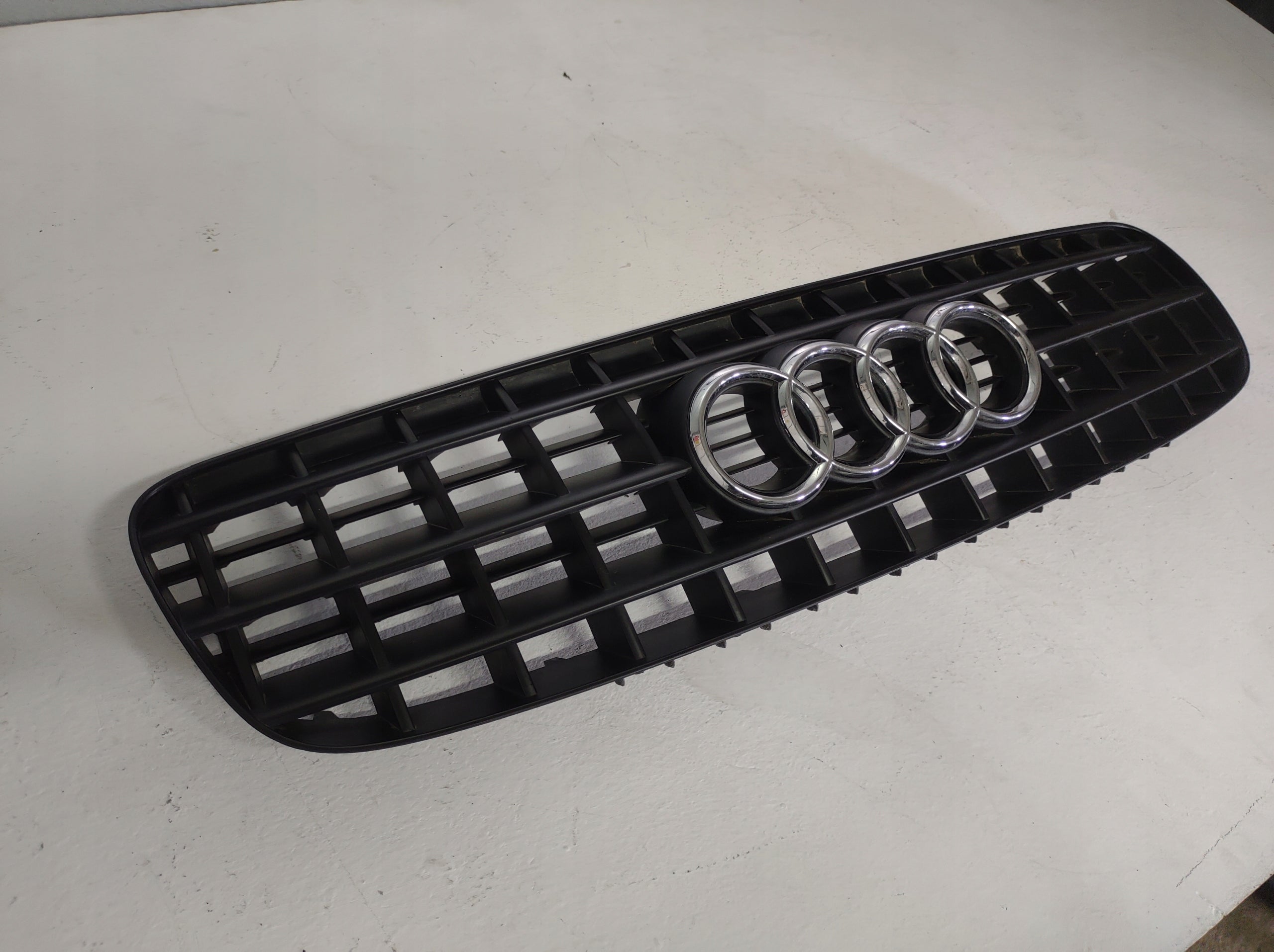 Kühlergrill Audi TT 8N FRONTGRILL 8N0853653B Kühlergitter