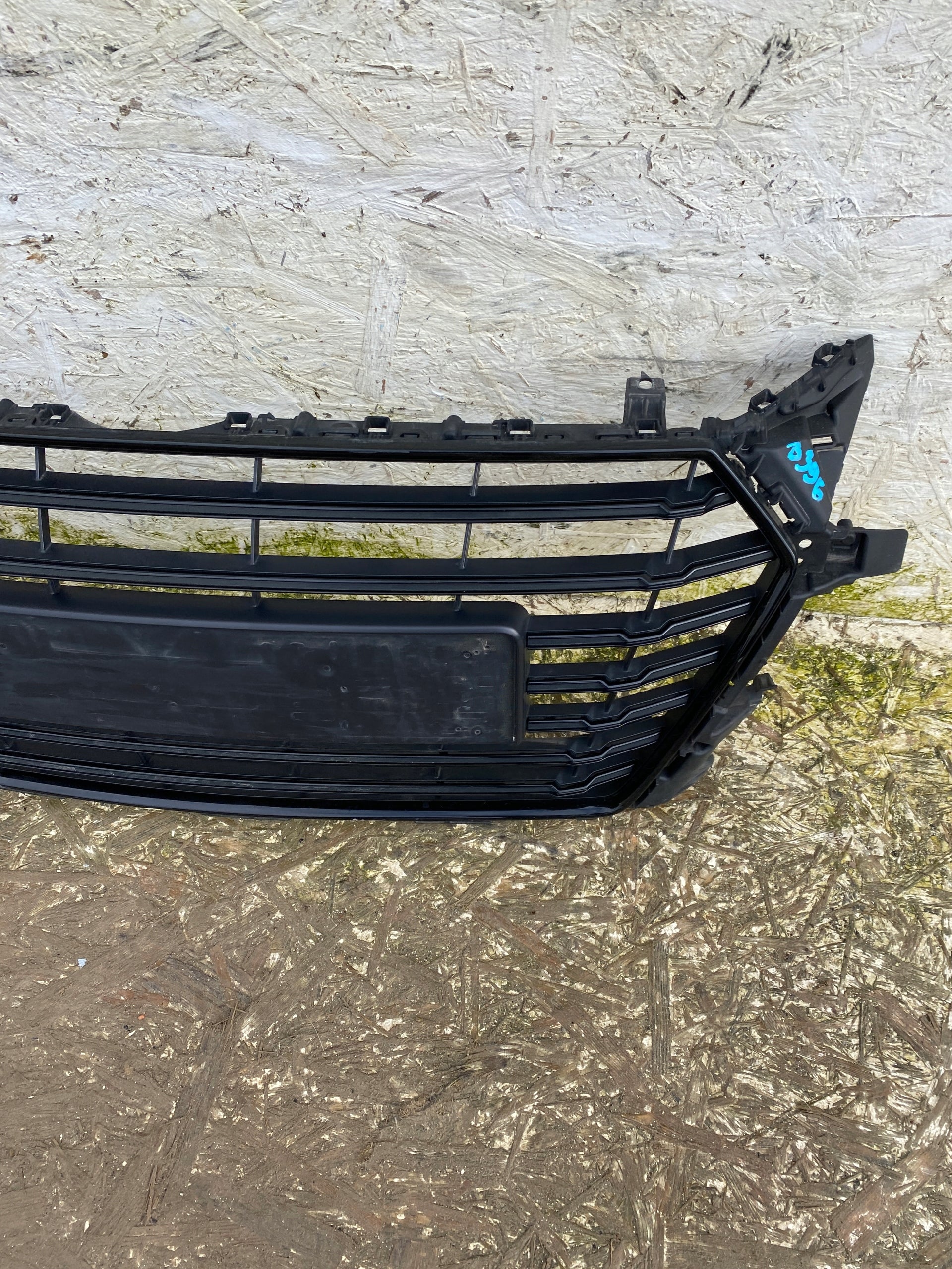 Kühlergrill Audi TTS FRONTGRILL 8S0853651A Kühlergitter