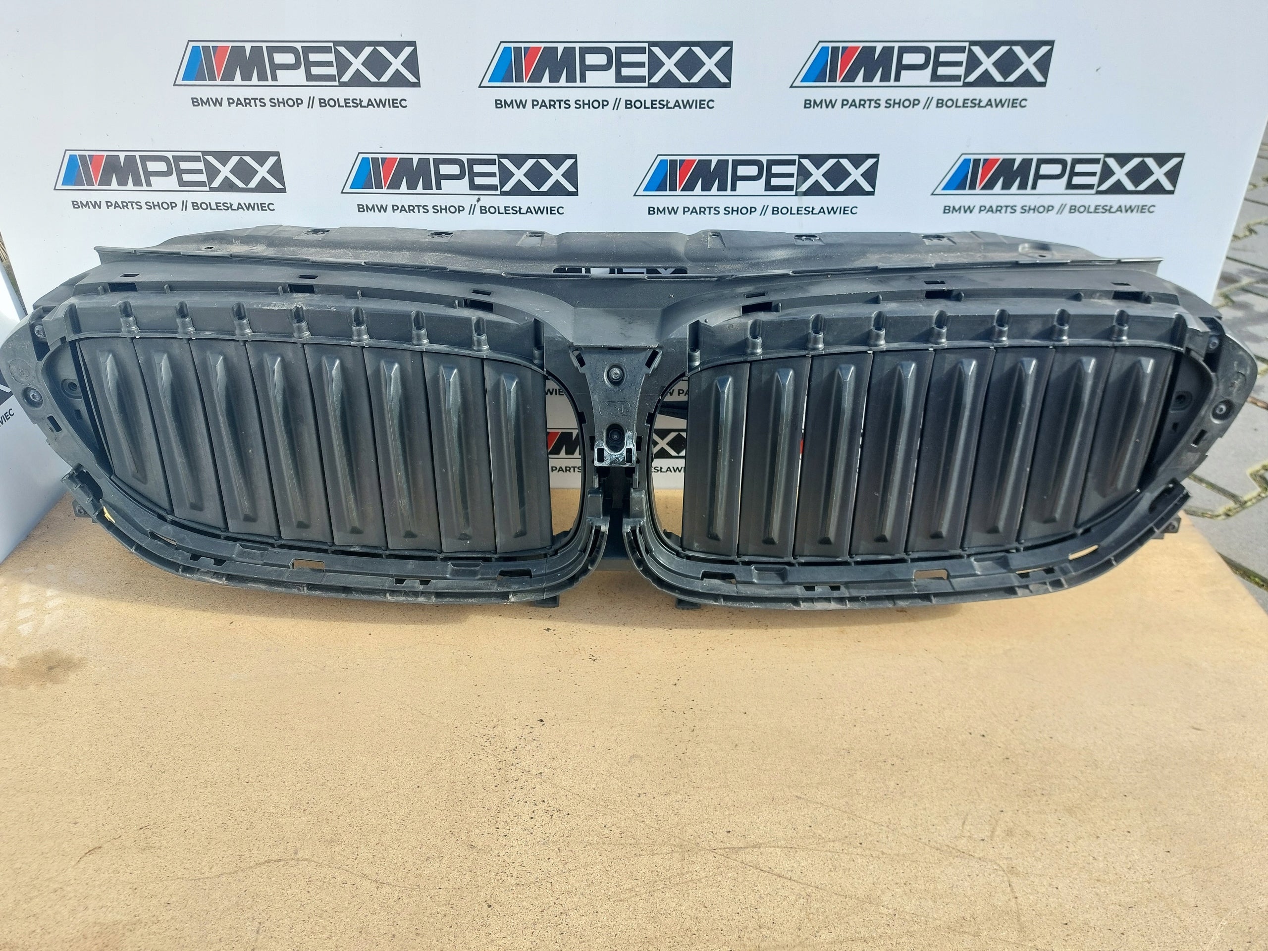  Radiator grille BMW 5 G30 G30 G31 FRONT GRILL 1126420 Radiator grille  product image