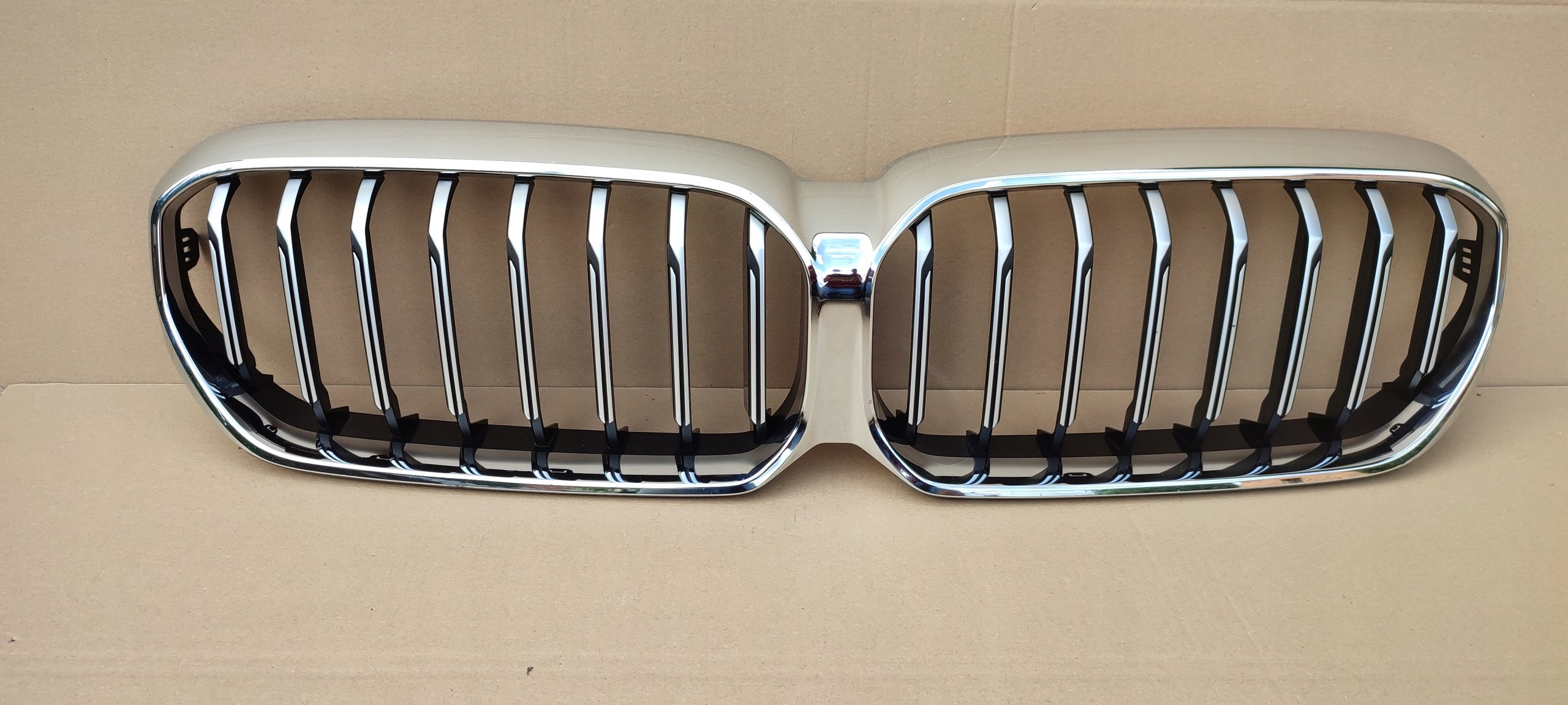  Kühlergrill BMW G30 G31 G38 FRONTGRILL 9852283 Kühlergitter product image