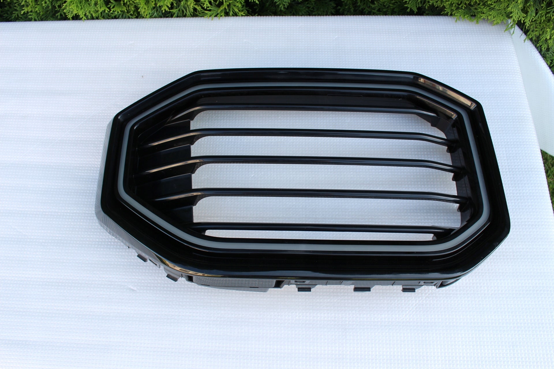  Kühlergrill BMW XM G09 FRONTGRILL 0157402 Kühlergitter product image