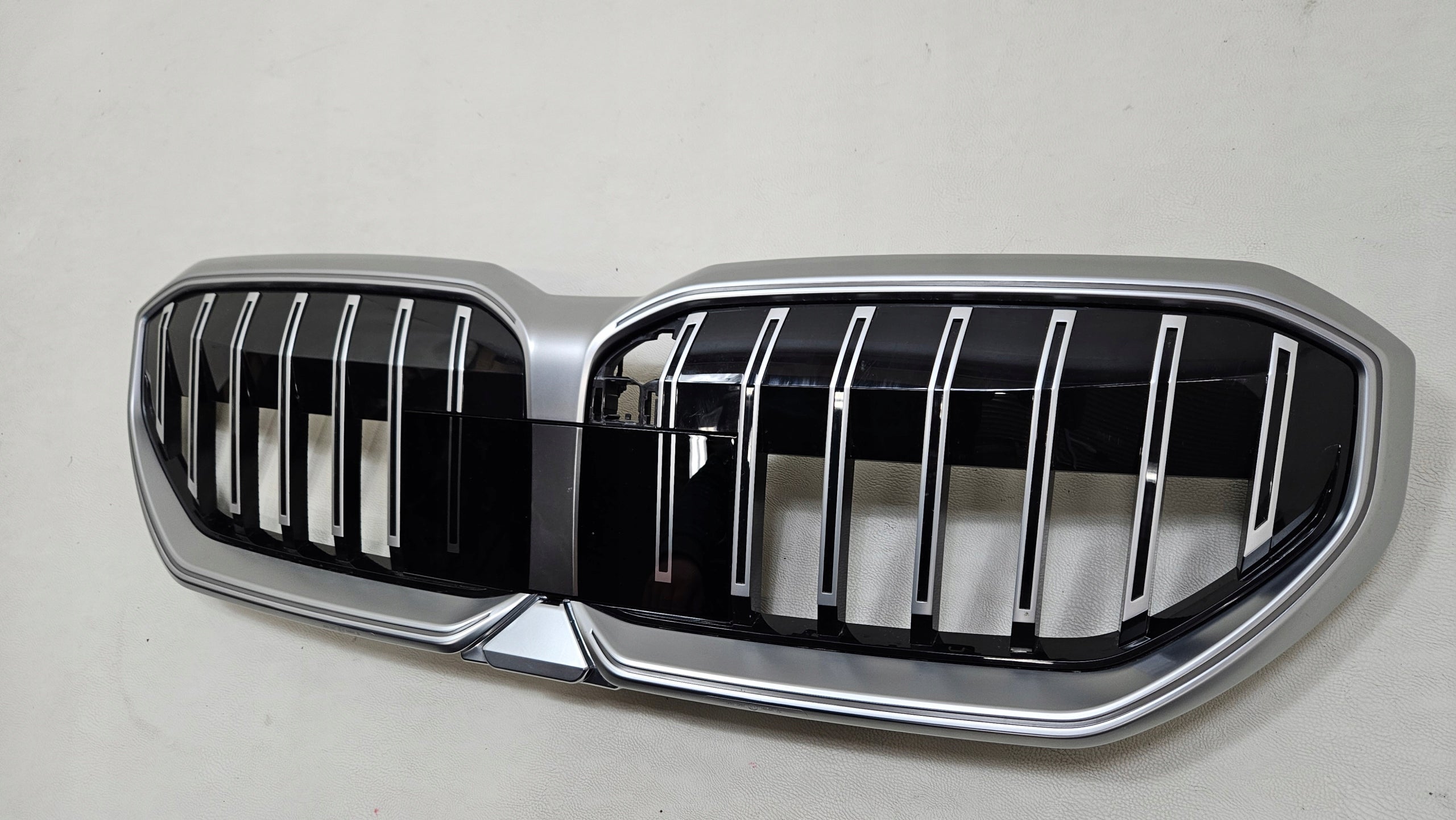 Kühlergrill BMW G60 FRONTGRILL 5A185A7 Kühlergitter