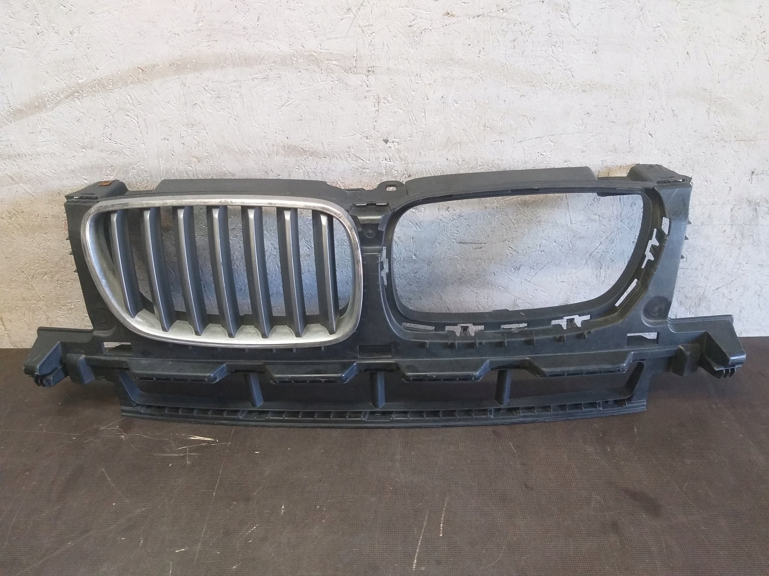  Kühlergrill BMW X3 E83 FRONTGRILL 1341772 Kühlergitter product image