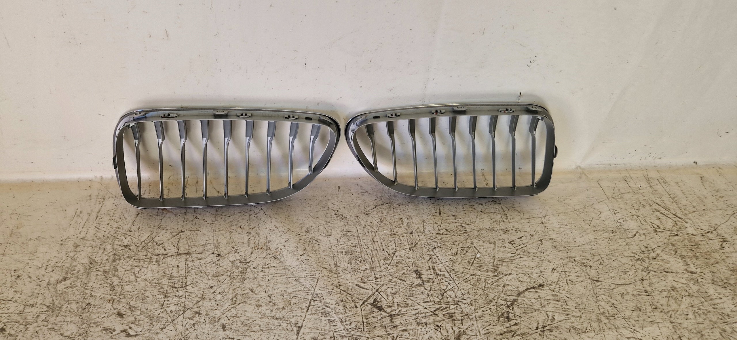 Kühlergrill BMW F12 F13 FRONTGRILL 7370390 Kühlergitter