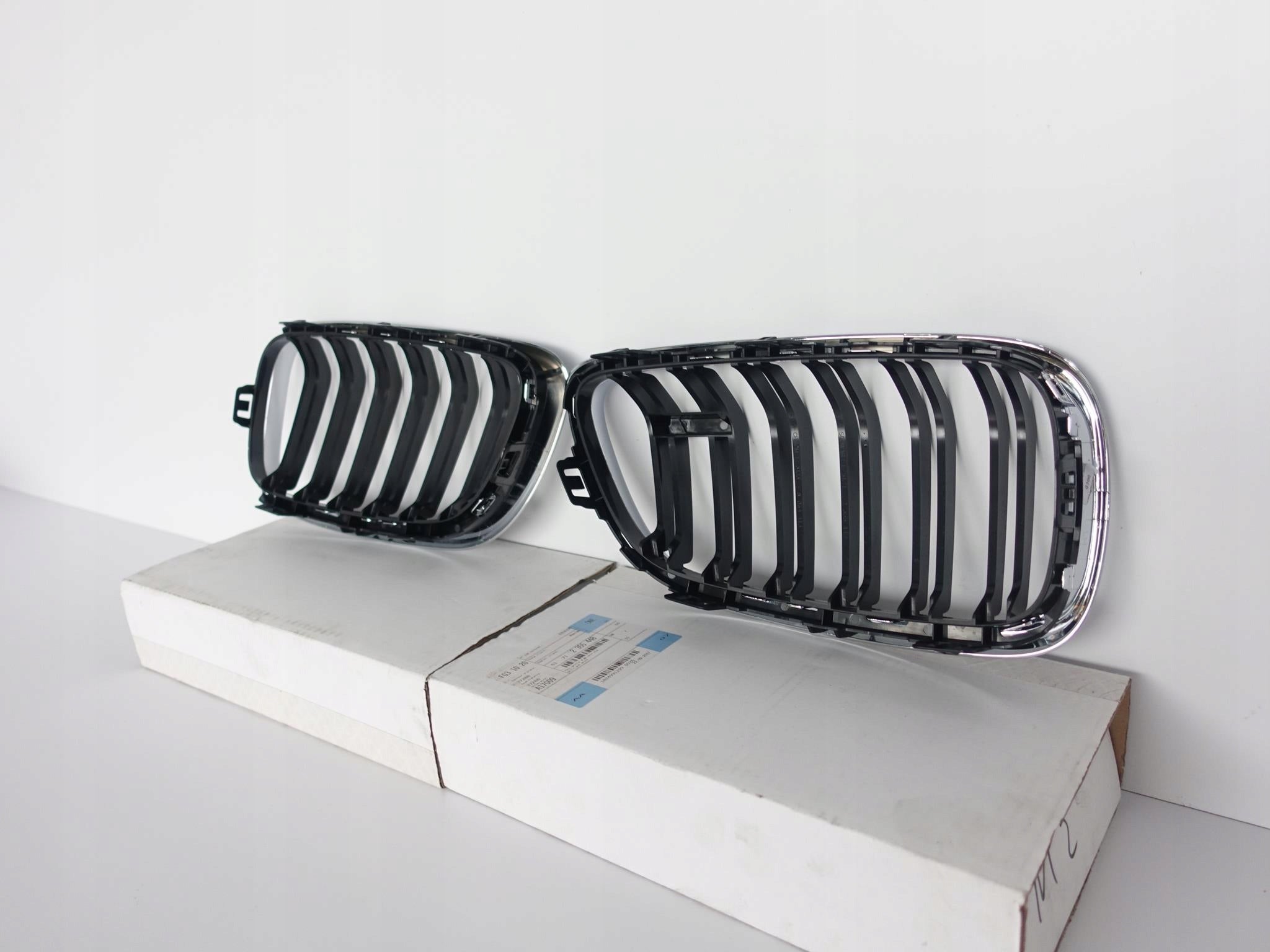 Kühlergrill BMW M2 F22 F23 2 F87 FRONTGRILL 2355447 Kühlergitter