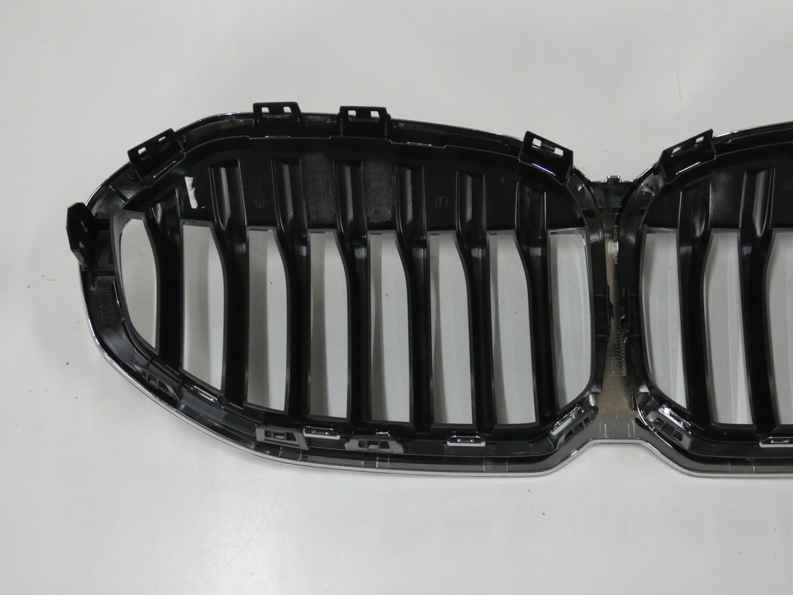 Kühlergrill BMW F40 FRONTGRILL 2511170 Kühlergitter