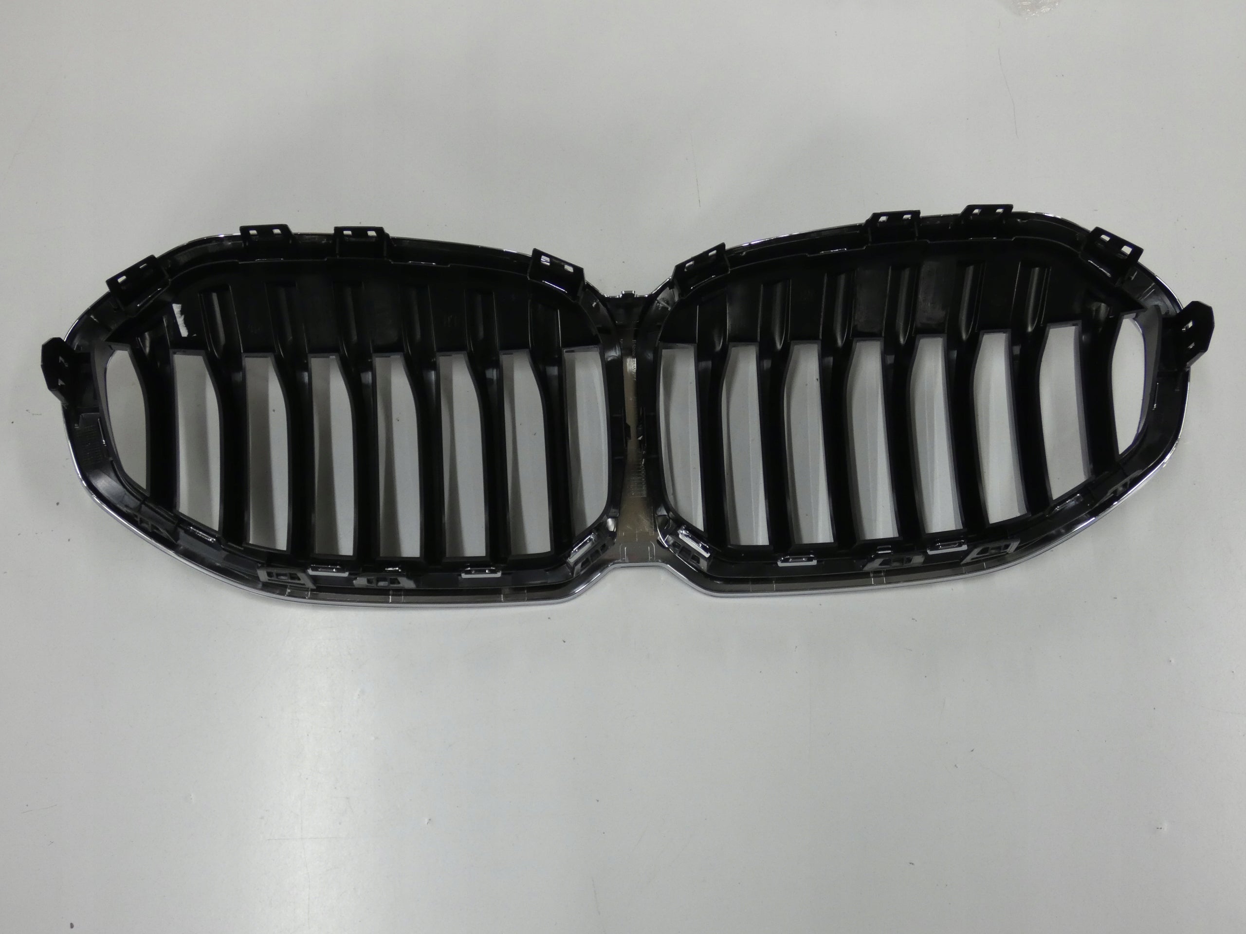 Kühlergrill BMW F40 FRONTGRILL 2511170 Kühlergitter