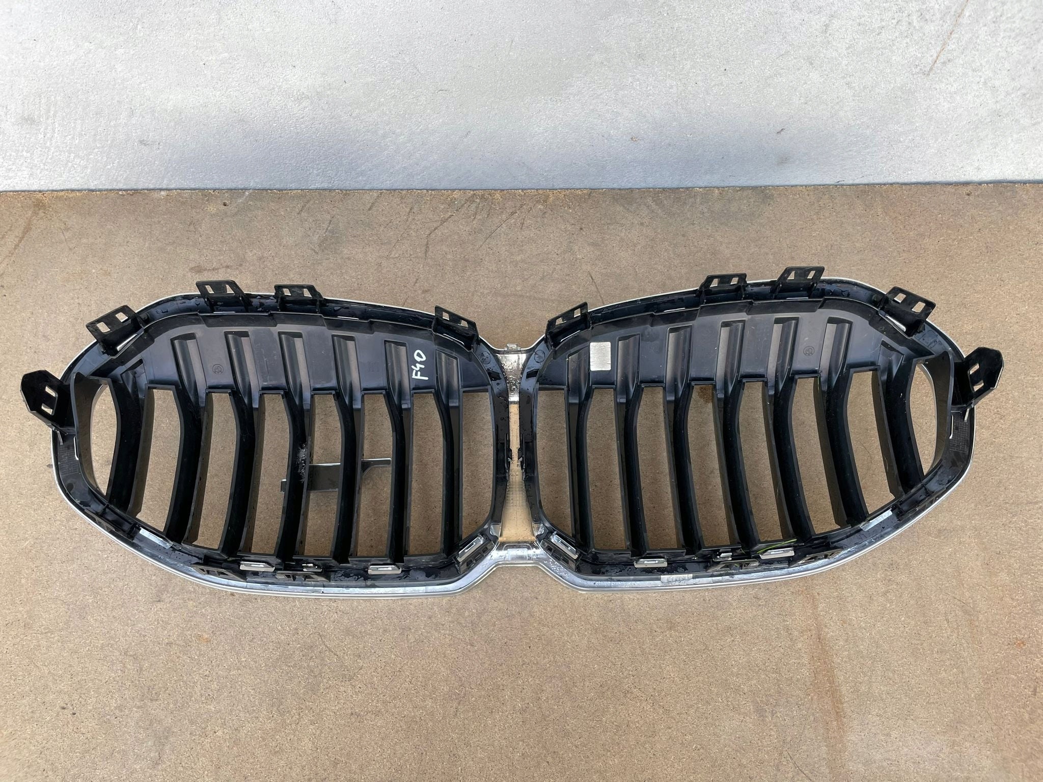 Kühlergrill BMW F40 FRONTGRILL 7076895 Kühlergitter