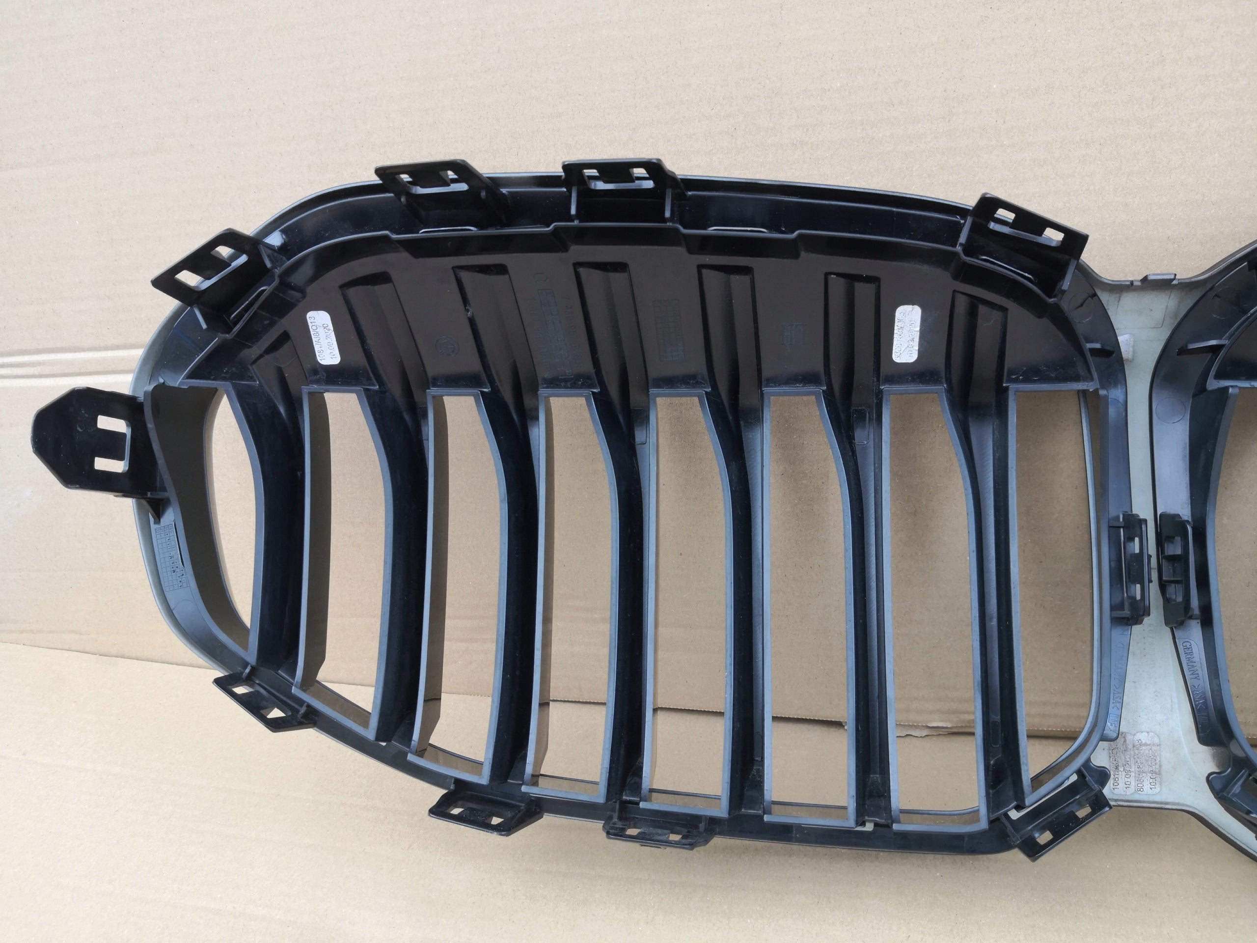 Kühlergrill BMW F40 FRONTGRILL 7450957 Kühlergitter