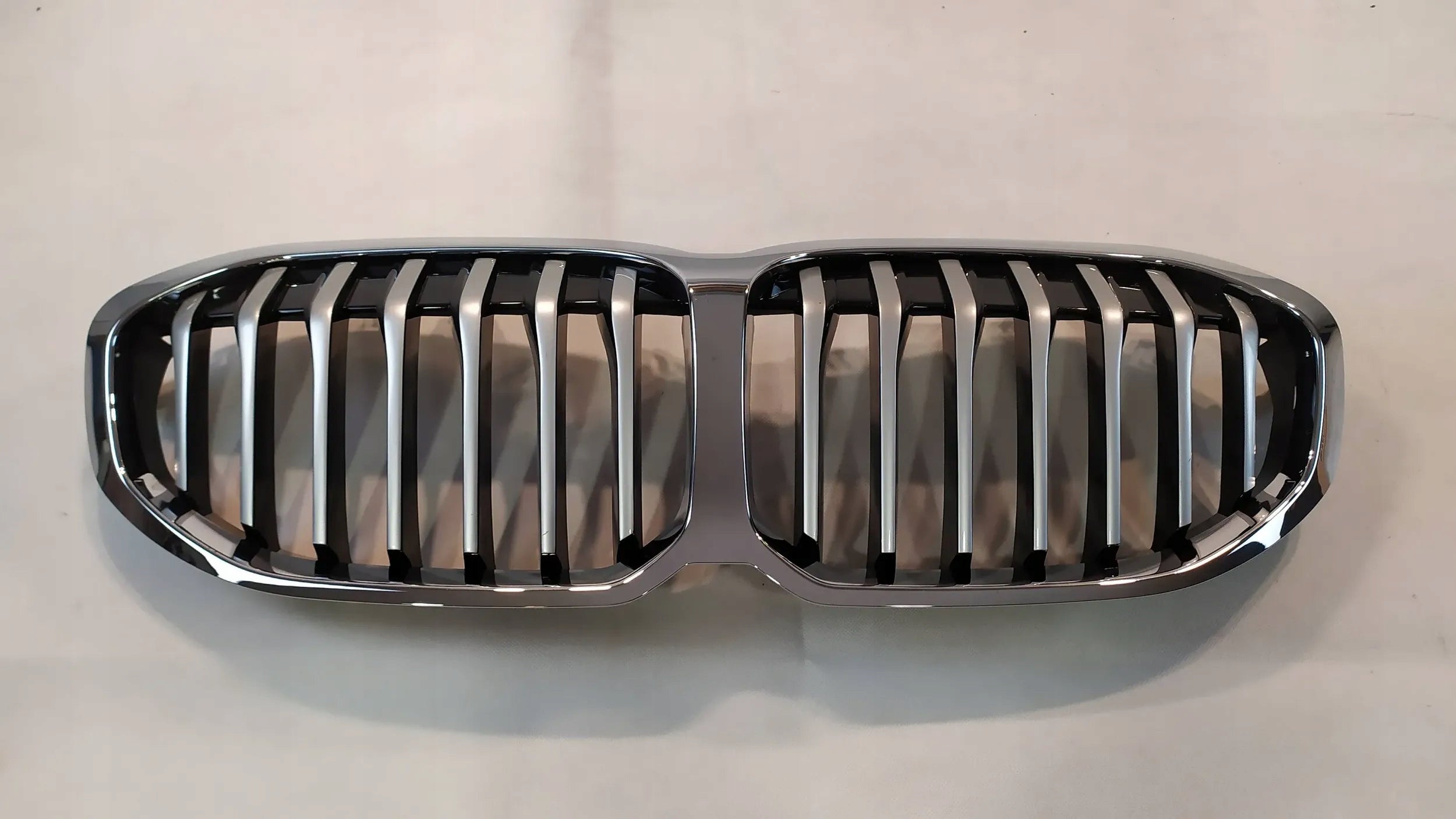  Calandre BMW F40 FRONT GRILL 7076895 Calandre  product image