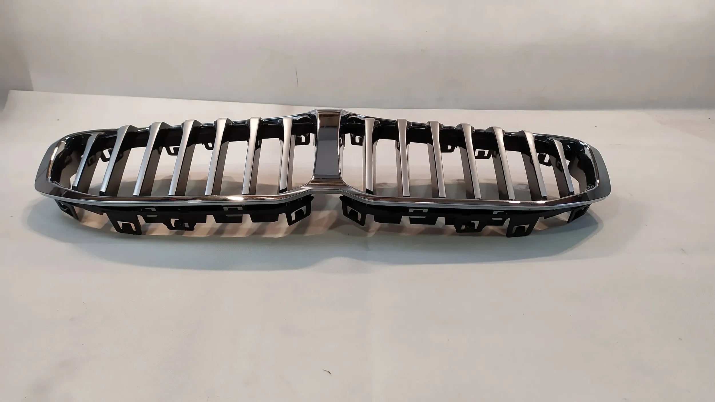 Kühlergrill BMW F40 FRONTGRILL 7076895 Kühlergitter