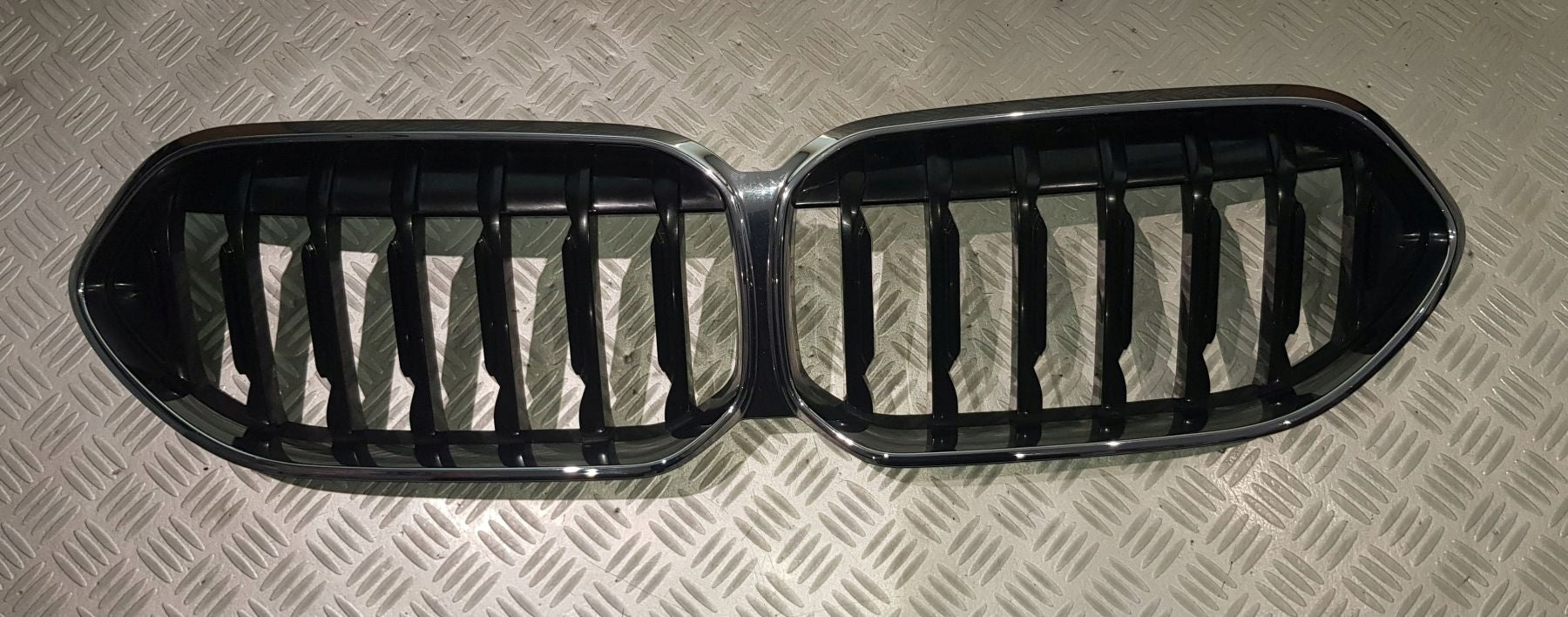 Kühlergrill BMW 2 F44 FRONTGRILL 7476257 Kühlergitter