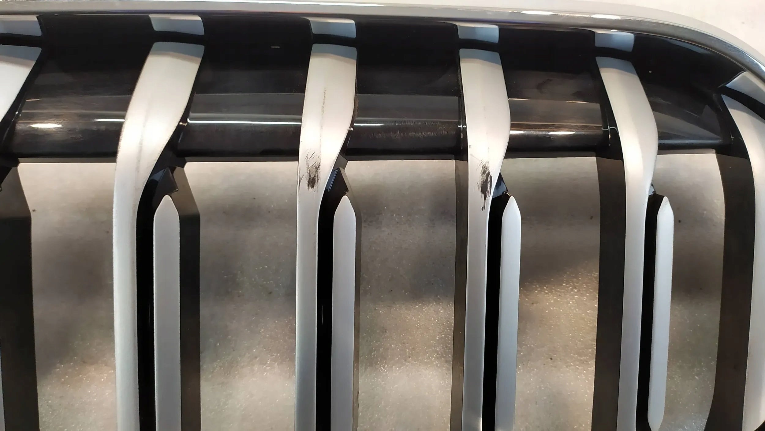 Kühlergrill BMW 2 F44 FRONTGRILL 1372581 Kühlergitter