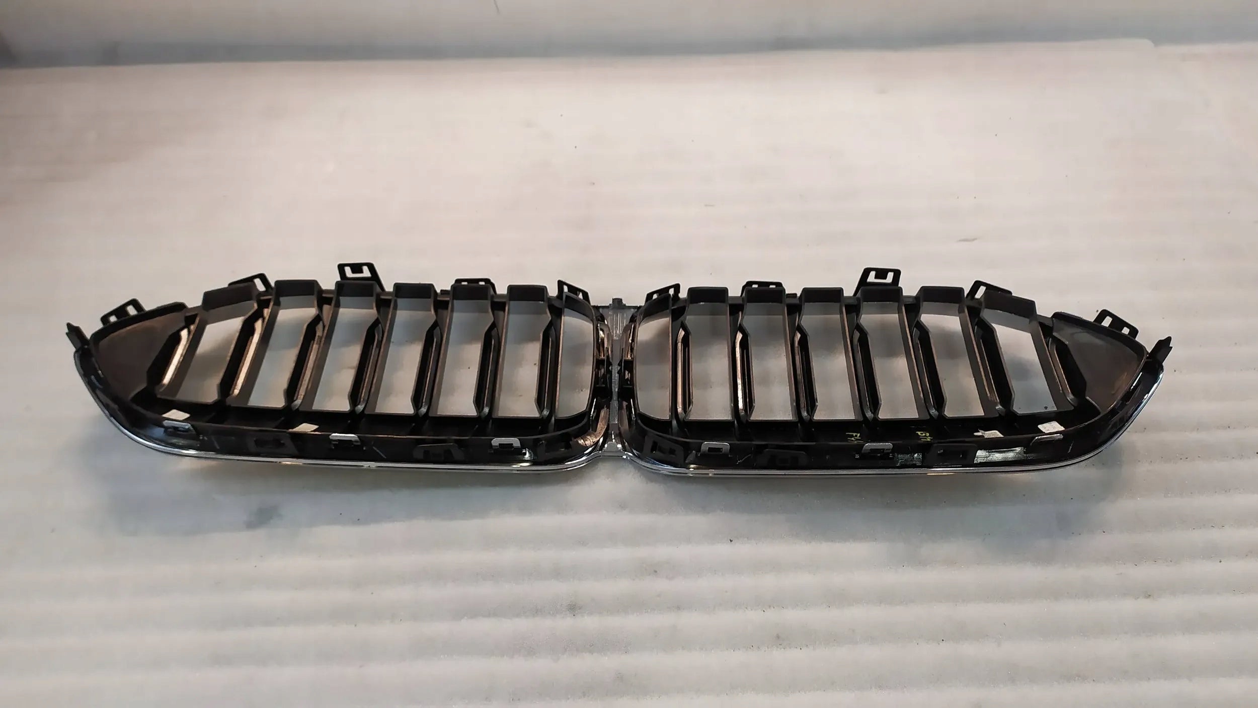 Kühlergrill BMW 2 F44 FRONTGRILL 1372581 Kühlergitter