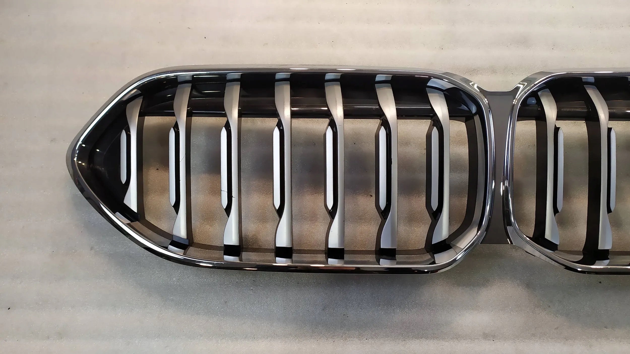 Kühlergrill BMW 2 F44 FRONTGRILL 1372581 Kühlergitter