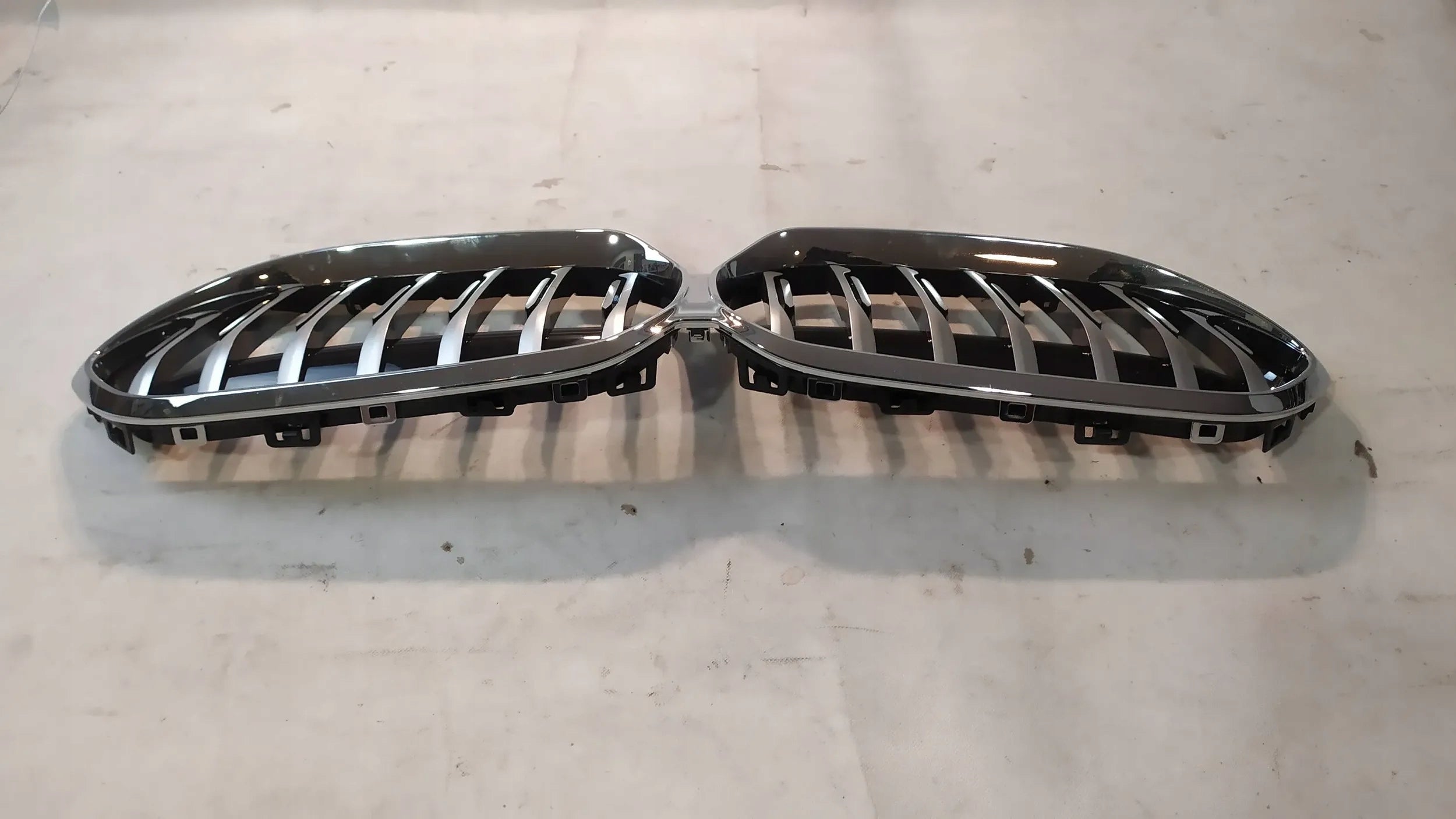 Kühlergrill BMW F44 FRONTGRILL 5439372 Kühlergitter