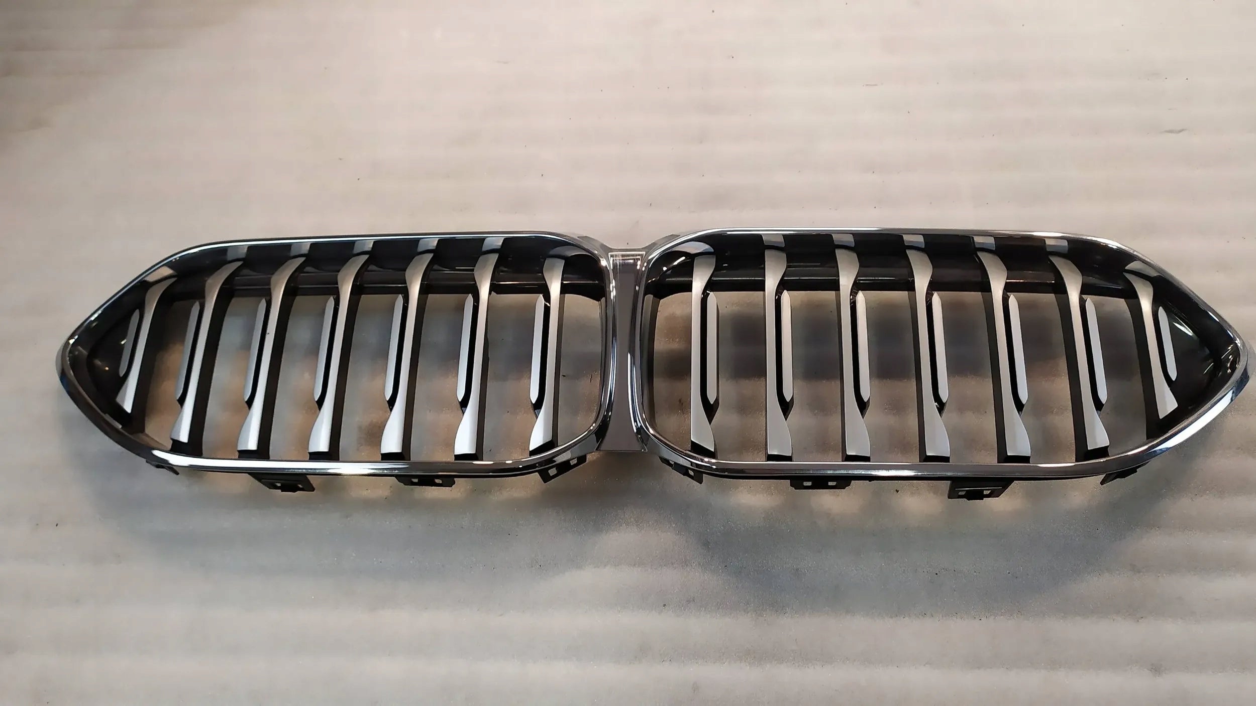  Kühlergrill BMW 2 F44 FRONTGRILL 7077302 Kühlergitter product image