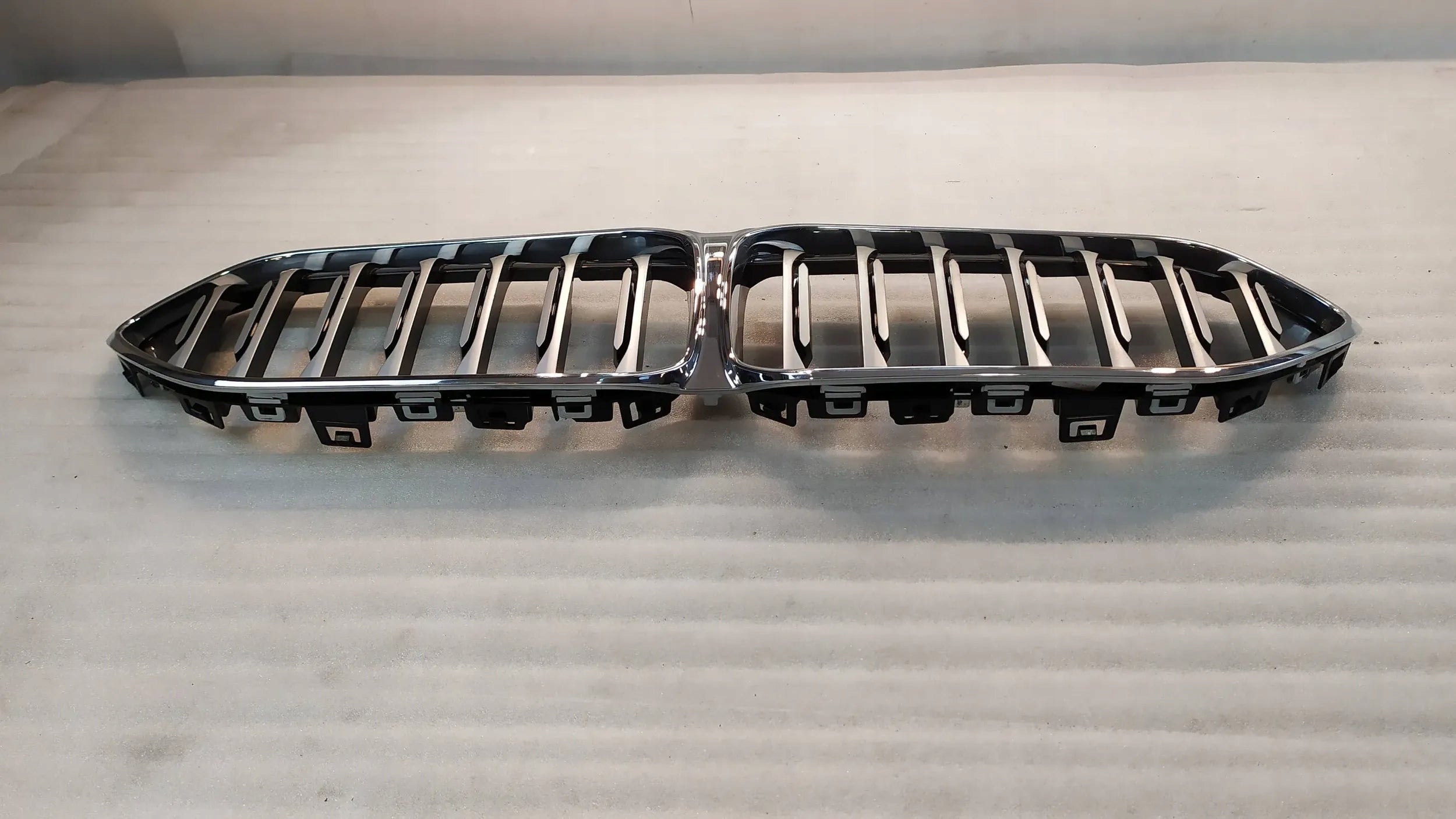 Kühlergrill BMW 2 F44 FRONTGRILL 7077302 Kühlergitter