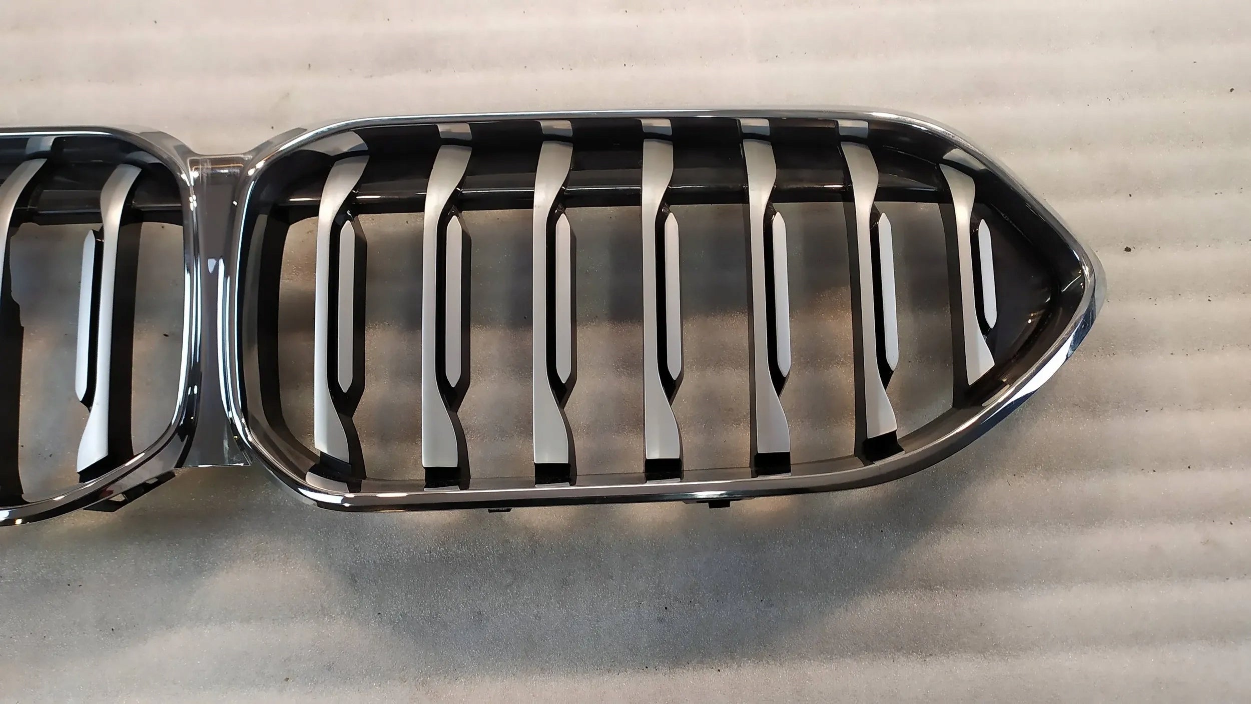 Kühlergrill BMW 2 F44 FRONTGRILL 7077302 Kühlergitter