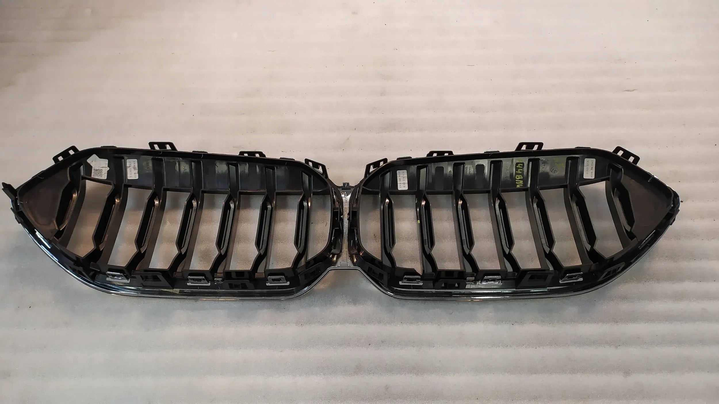 Kühlergrill BMW 2 F44 FRONTGRILL 7077302 Kühlergitter