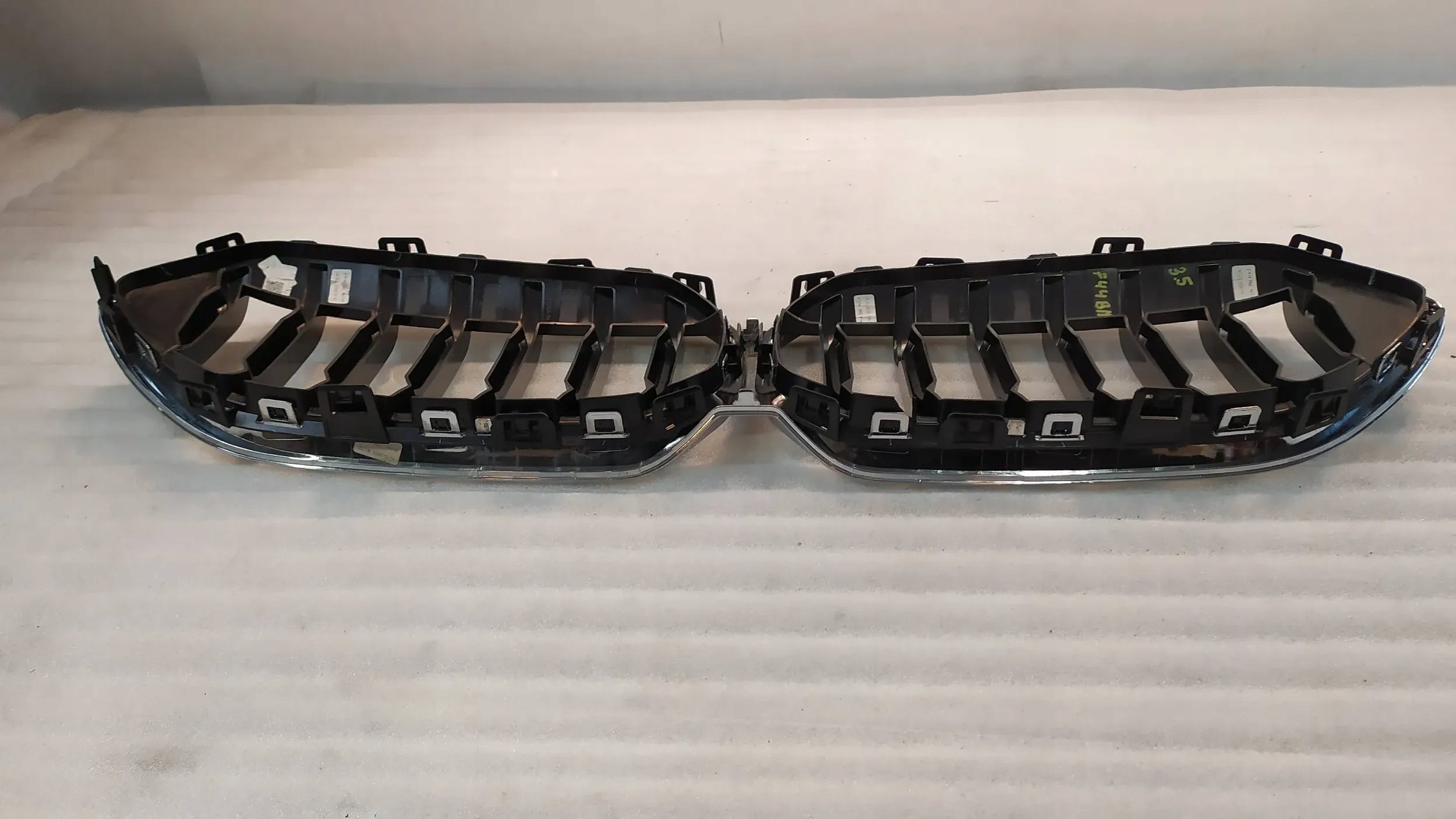 Kühlergrill BMW 2 F44 FRONTGRILL 7077302 Kühlergitter