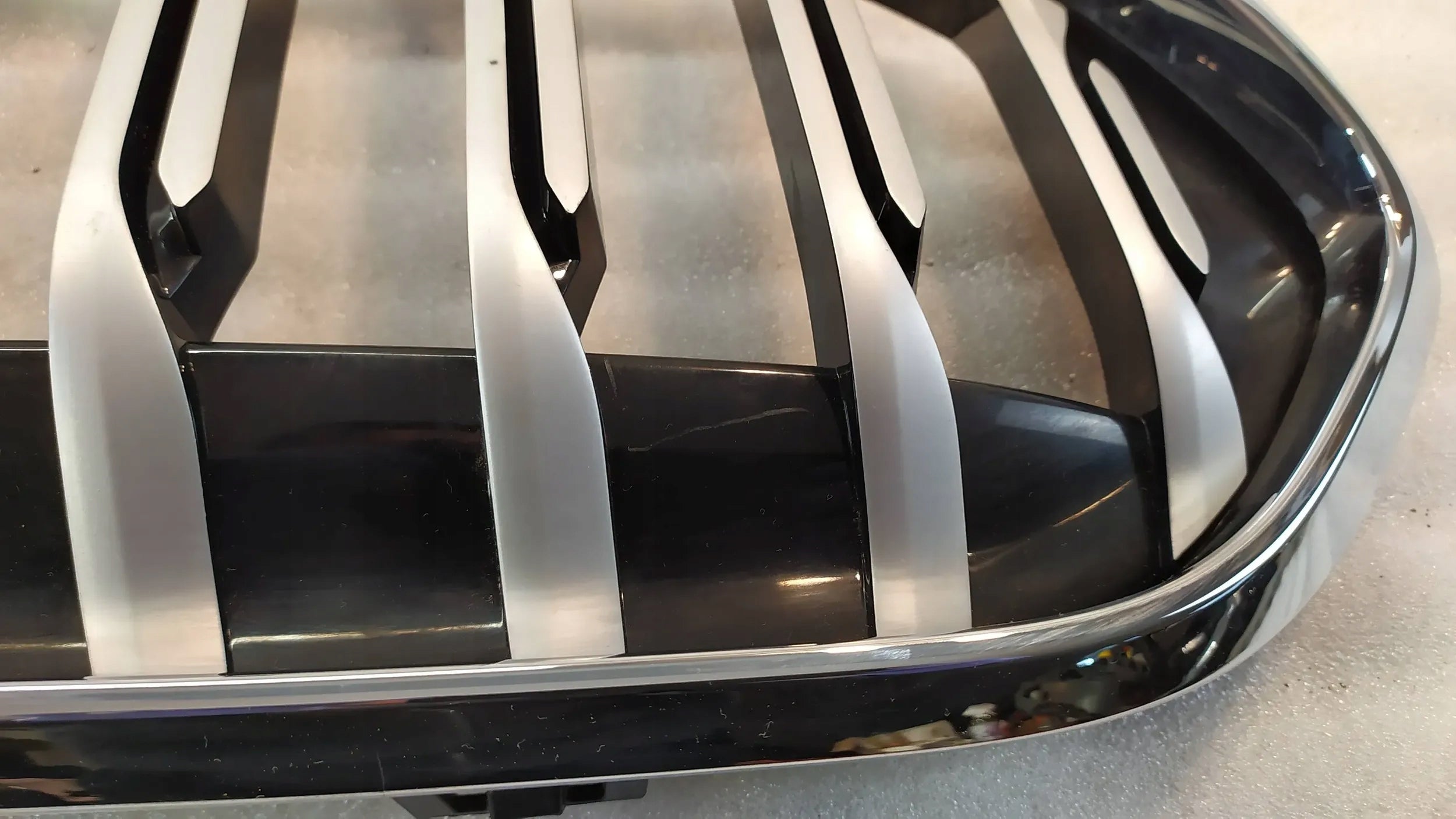 Kühlergrill BMW 2 F44 FRONTGRILL 7077302 Kühlergitter