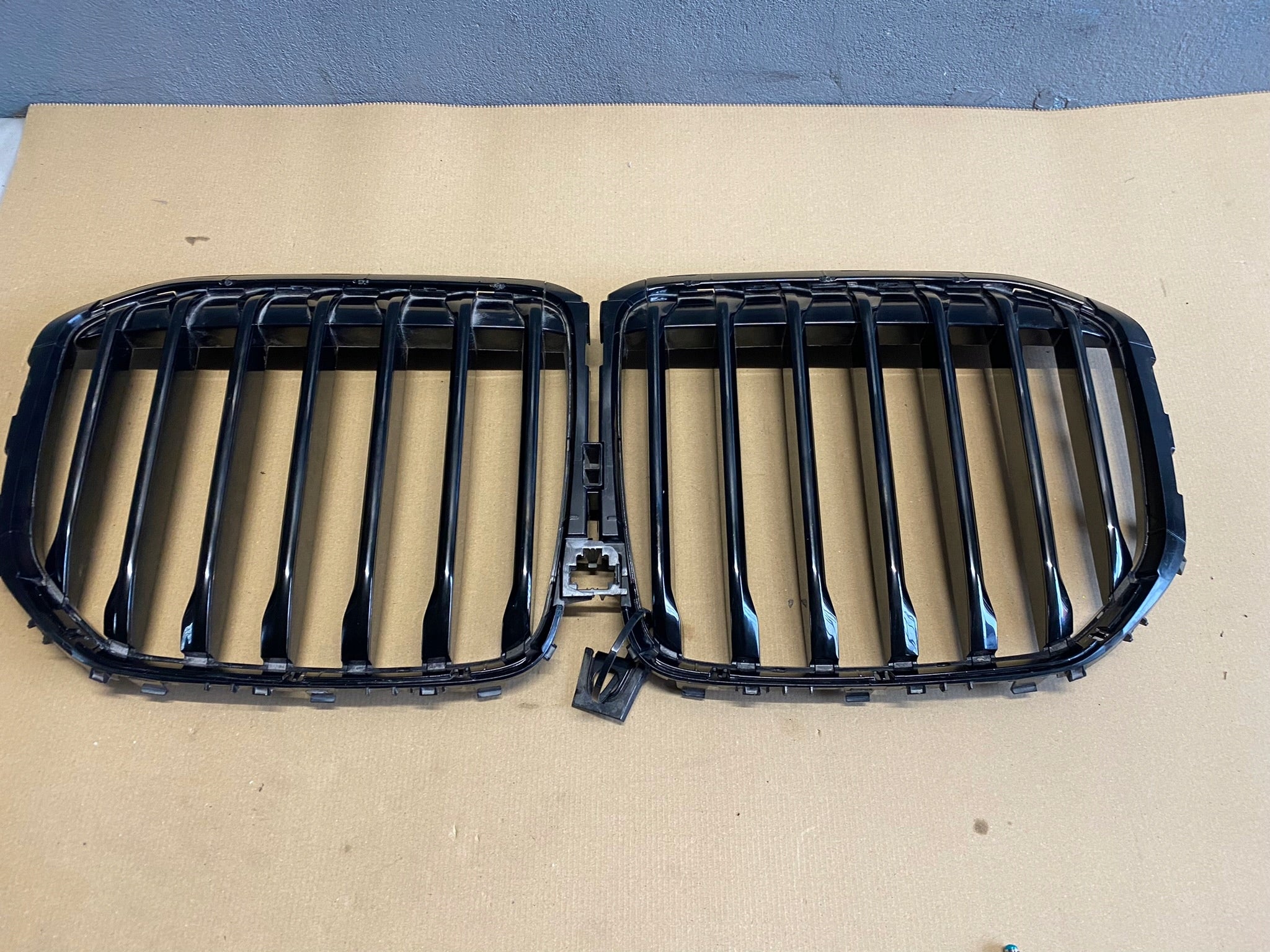  Grille de radiateur BMW X7 G07 GRILLE AVANT 8745730 Grille de radiateur  product image