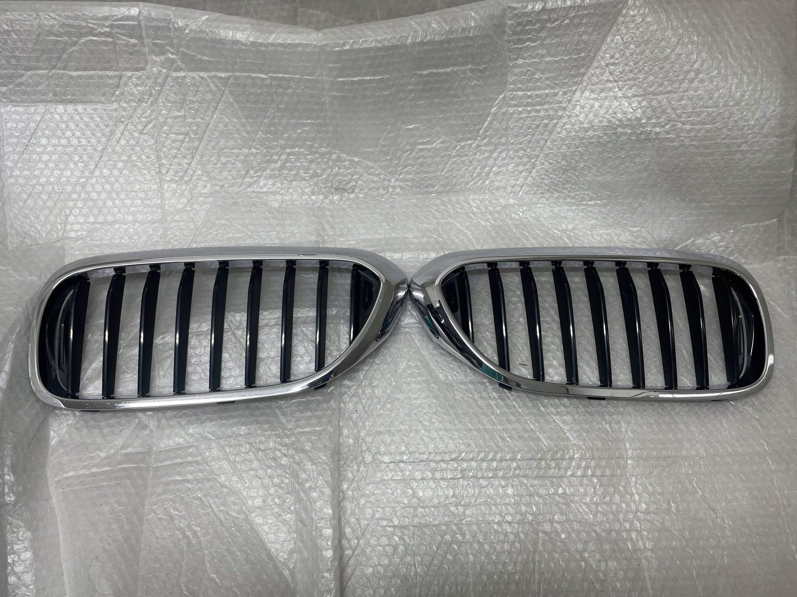  Radiator grille BMW G30 FRONT GRILL 7383519 Radiator grille  product image