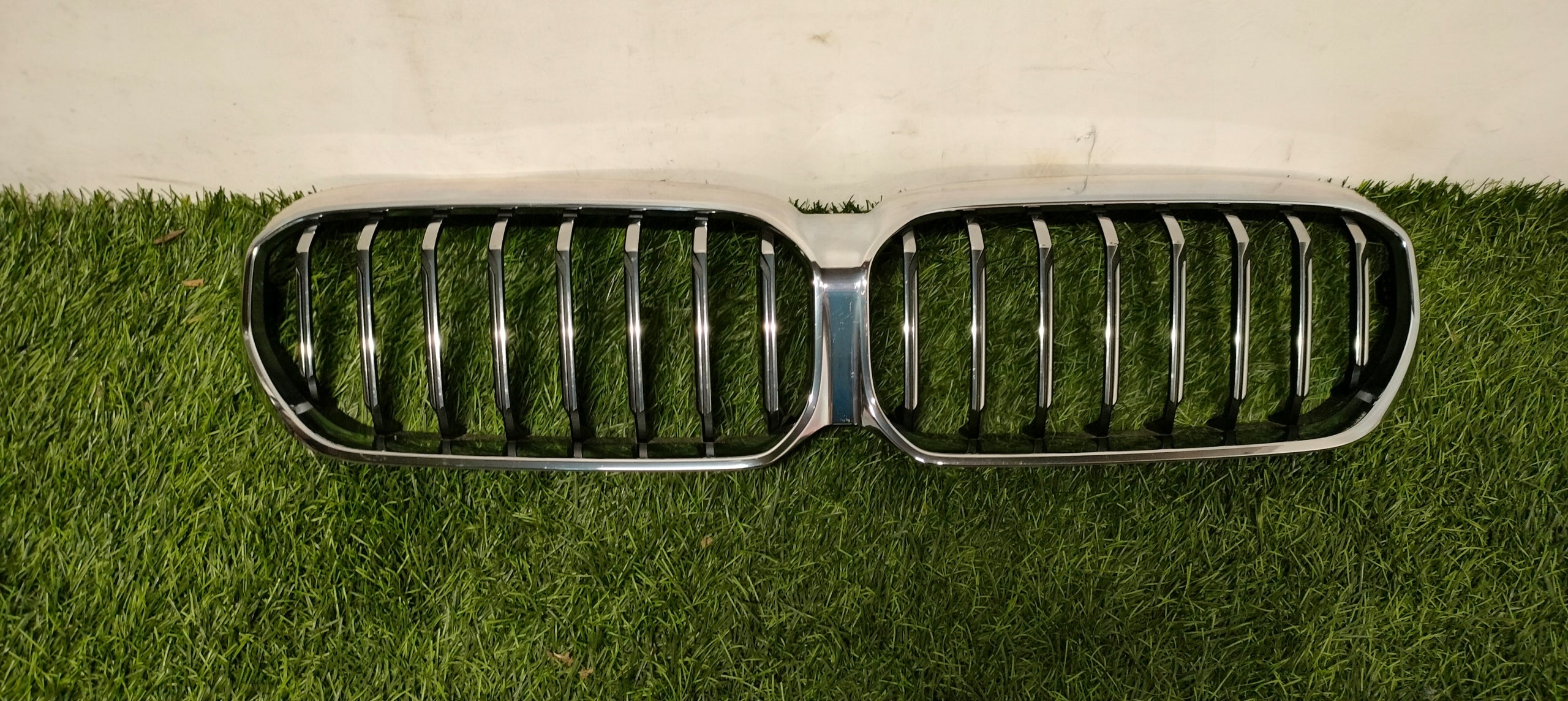  Radiator grille BMW 5 G30 FRONT GRILL Radiator grille  product image